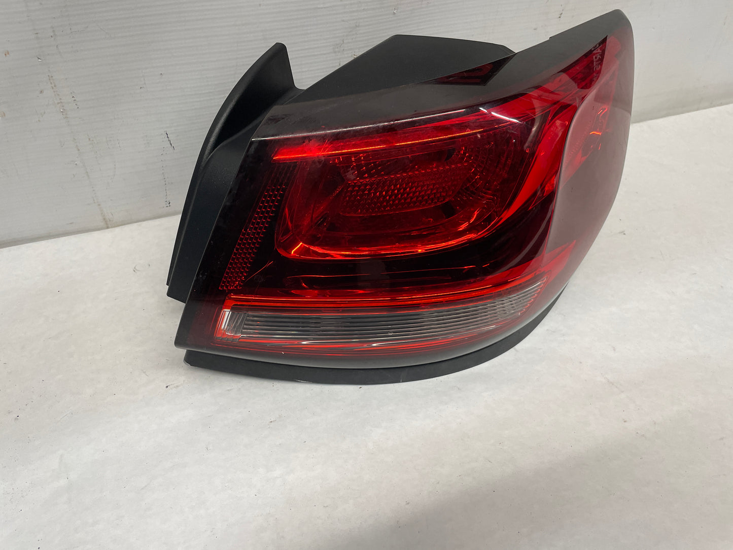 2015 Chevy SS Sedan RH Passenger Outer Tail Light Taillight Stop Lamp OEM - Day's Parts Yard