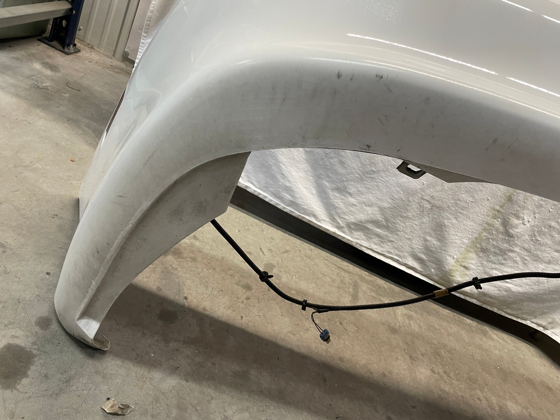 1999 Chevy Camaro Z28 SS Rear Bumper Cover Assembly White OEM - Day's Parts Yard