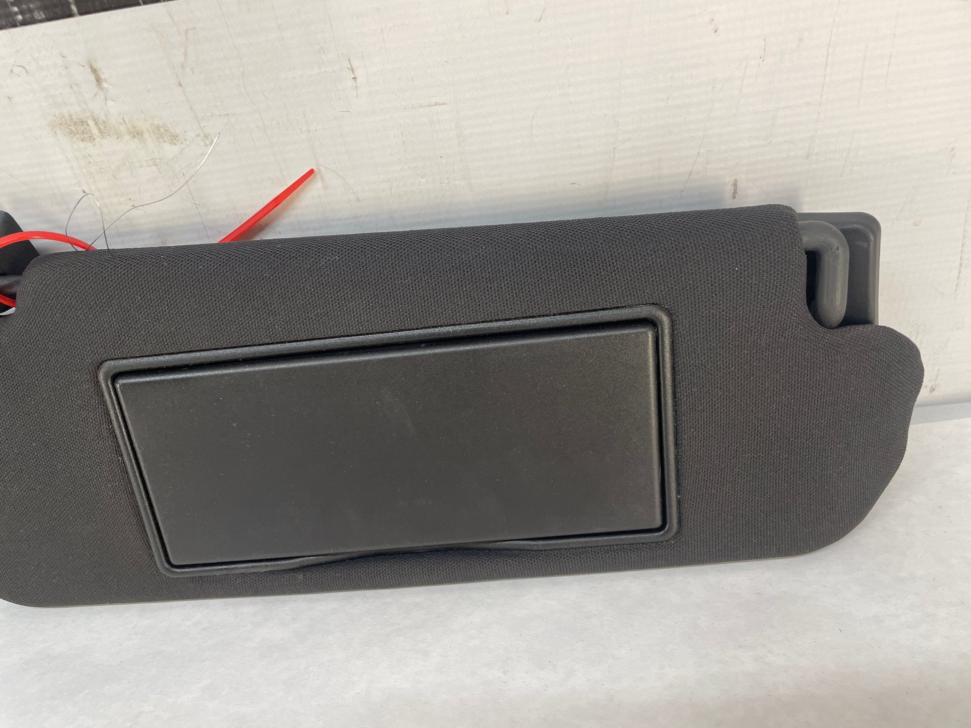 2004 Pontiac GTO RH & LH Sun Visors Sunvisors w/ Clips OEM - Day's Parts Yard