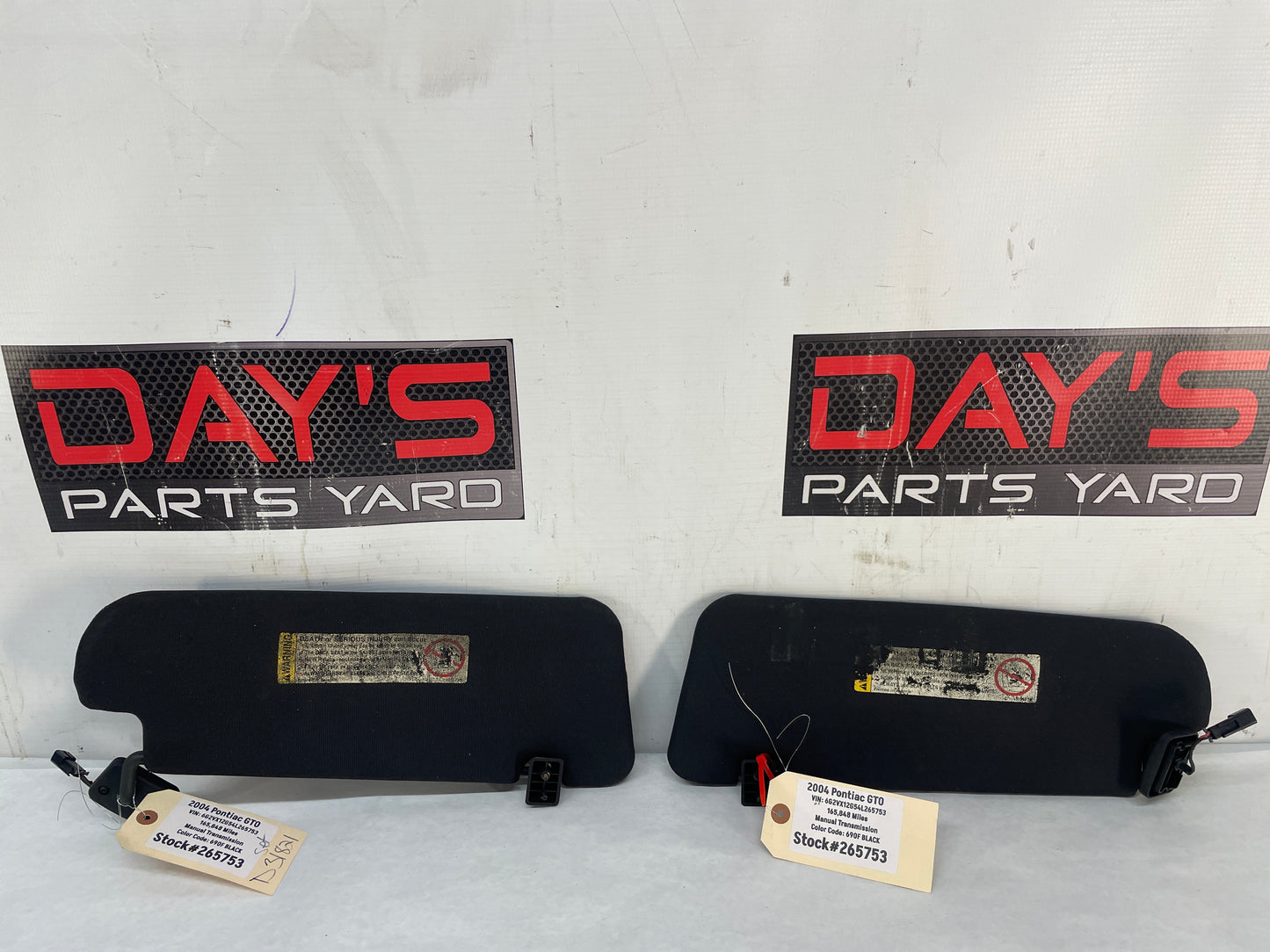 2004 Pontiac GTO RH & LH Sun Visors Sunvisors w/ Clips OEM - Day's Parts Yard