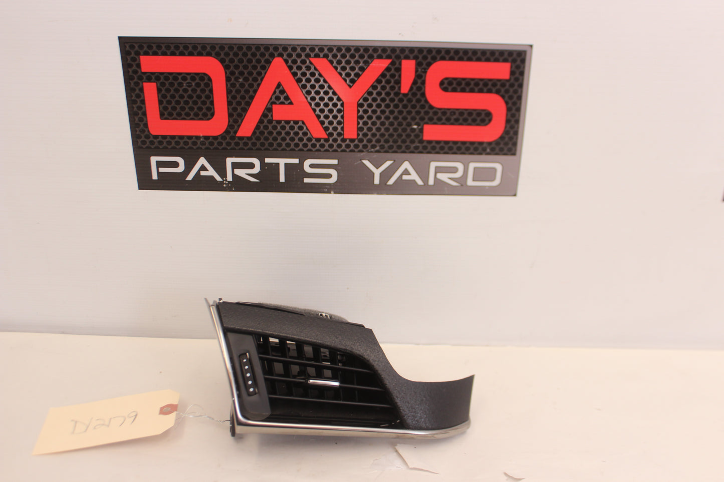2018 Cadillac CTS-V Front LH Driver A/C Vent OEM
