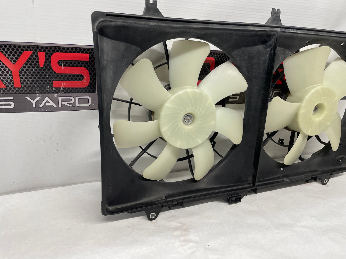 2015 Chevy Camaro SS Radiator Dual Electric Coolant Cooling Fans OEM