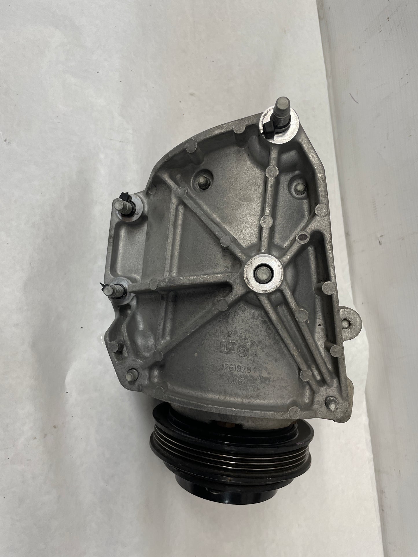 2015 Chevy Camaro SS AC A/C Air Conditioner Compressor & Bracket OEM
