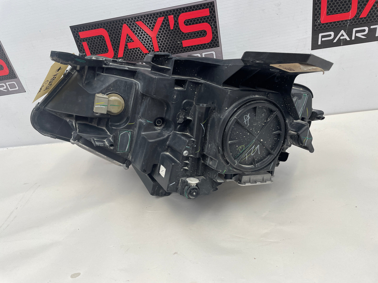 2017 Chevy Camaro SS RH Passenger Head Light Headlight Lamp OEM - Day's Parts Yard