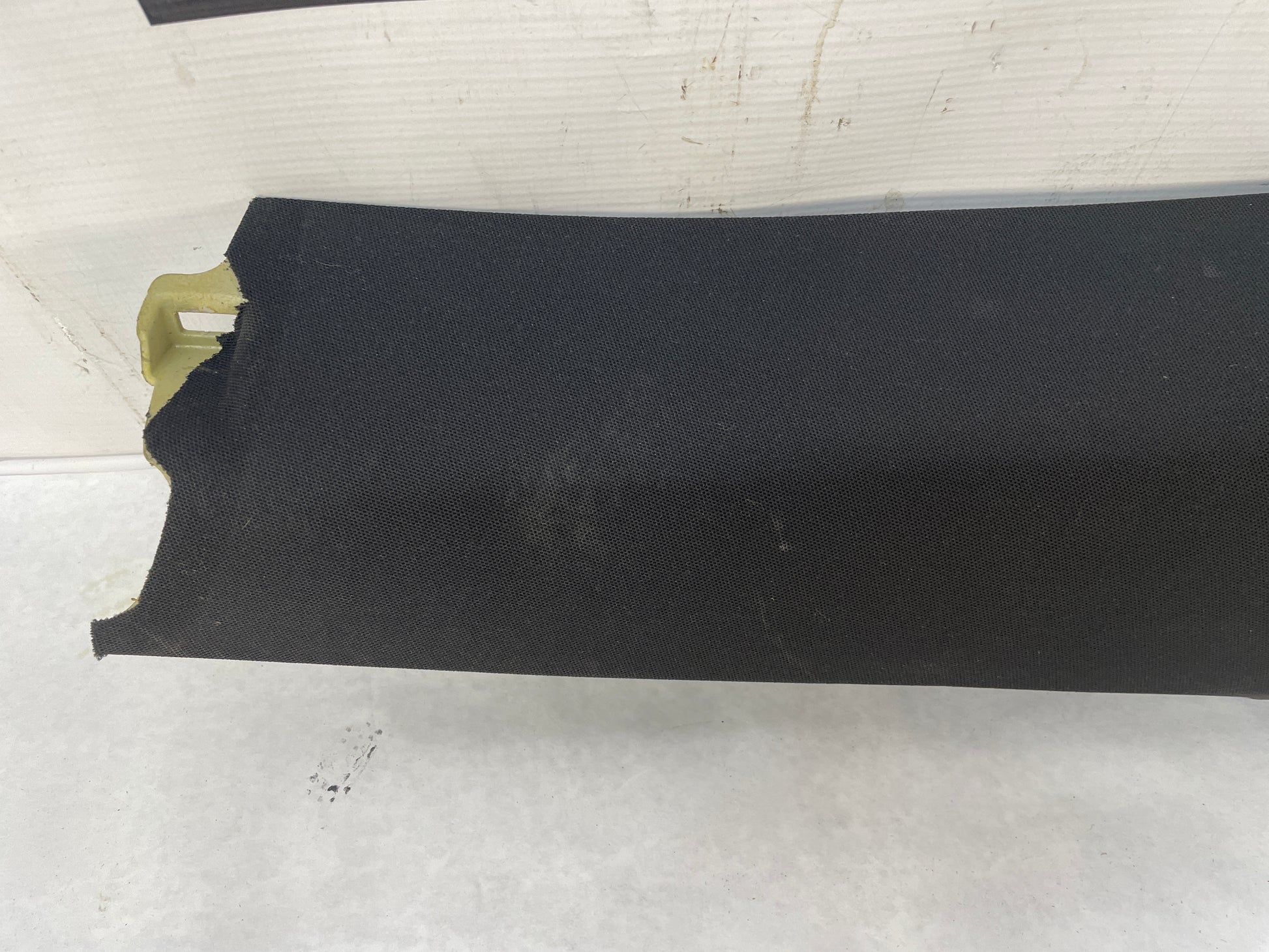 2005 Pontiac GTO LH Driver Rear Interior Quarter C Pillar Seat Belt Cover Trim Panel OEM - Day's Parts Yard