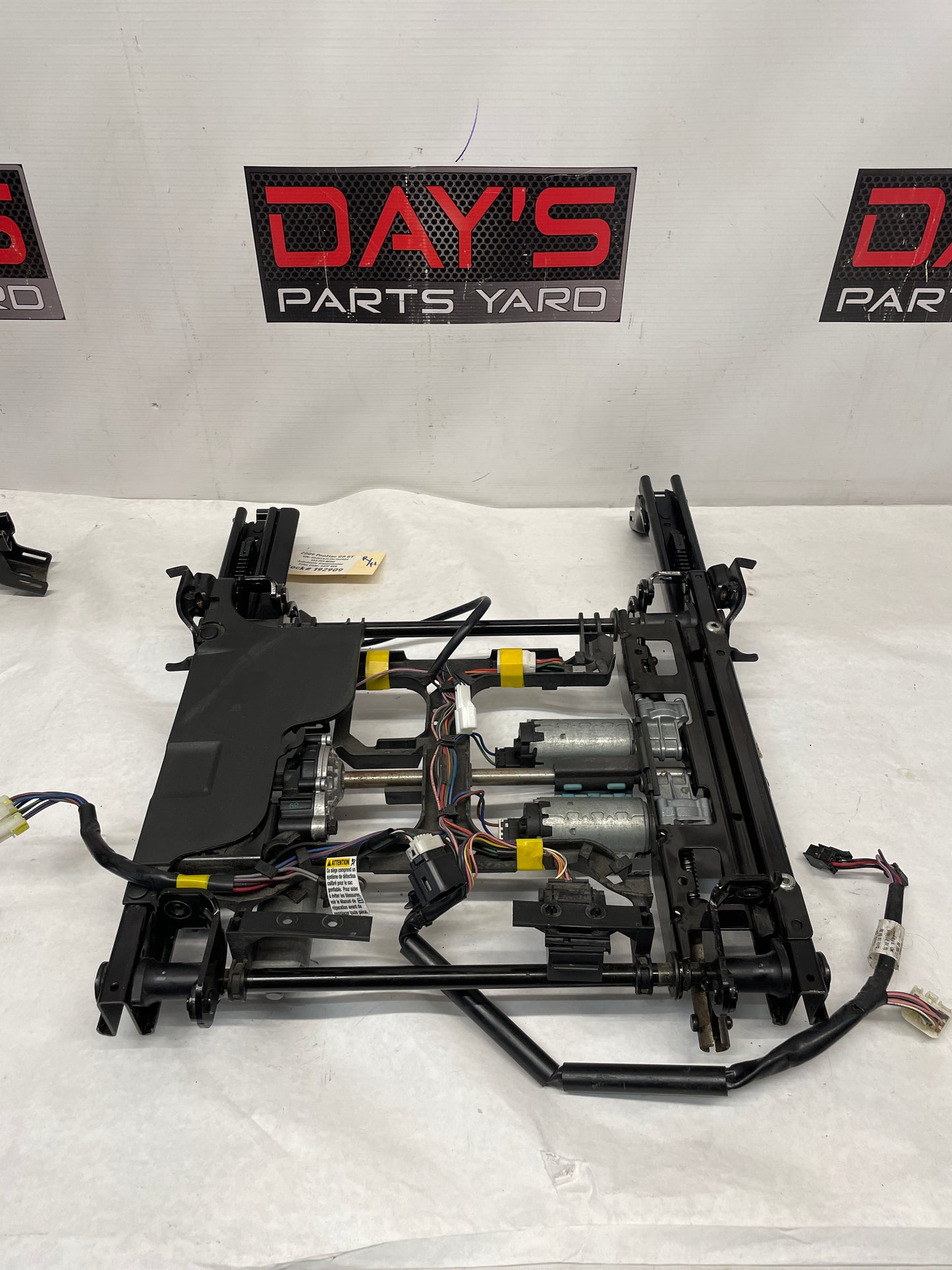 2009 Pontiac G8 GT RH Passenger Front Bottom Seat Rail OEM - Day's Parts Yard