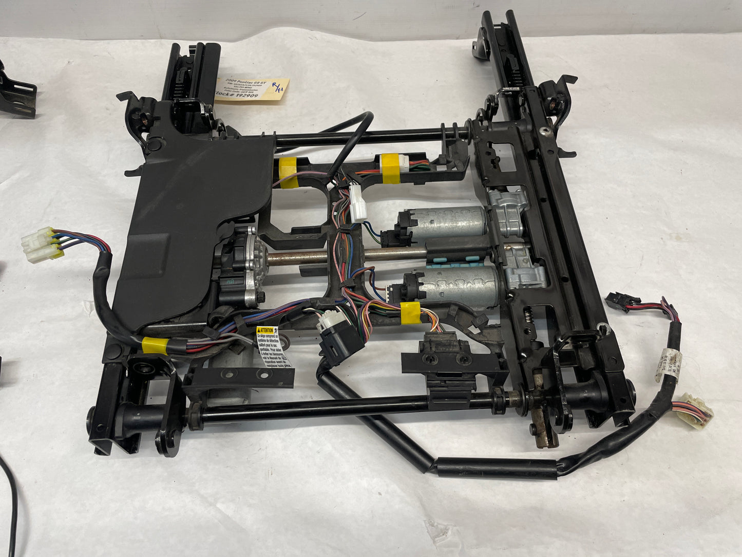 2009 Pontiac G8 GT RH Passenger Front Bottom Seat Rail OEM - Day's Parts Yard