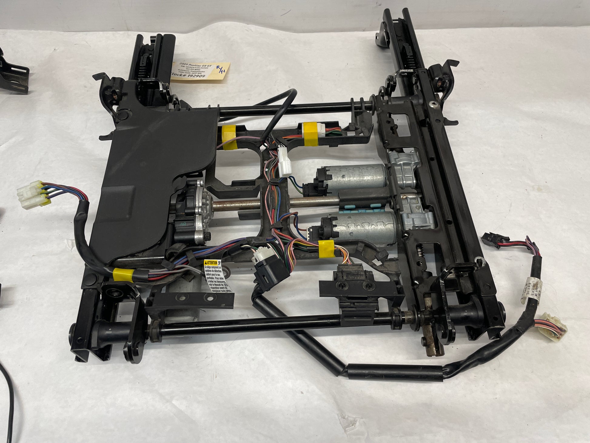 2009 Pontiac G8 GT RH Passenger Front Bottom Seat Rail OEM - Day's Parts Yard