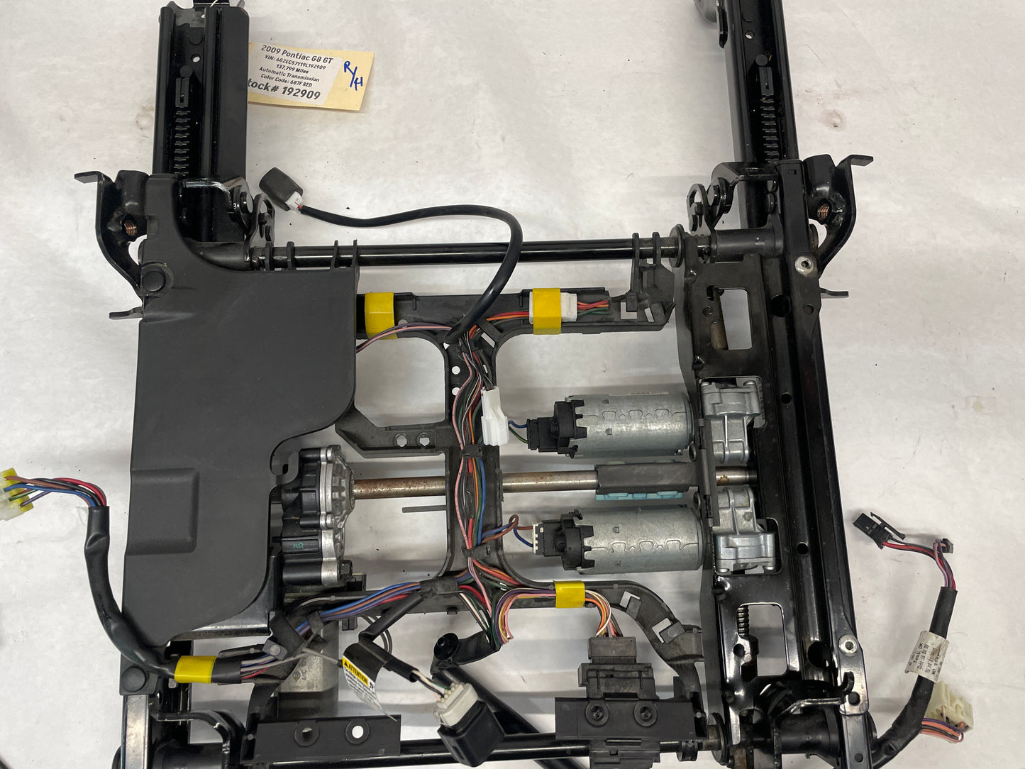 2009 Pontiac G8 GT RH Passenger Front Bottom Seat Rail OEM - Day's Parts Yard