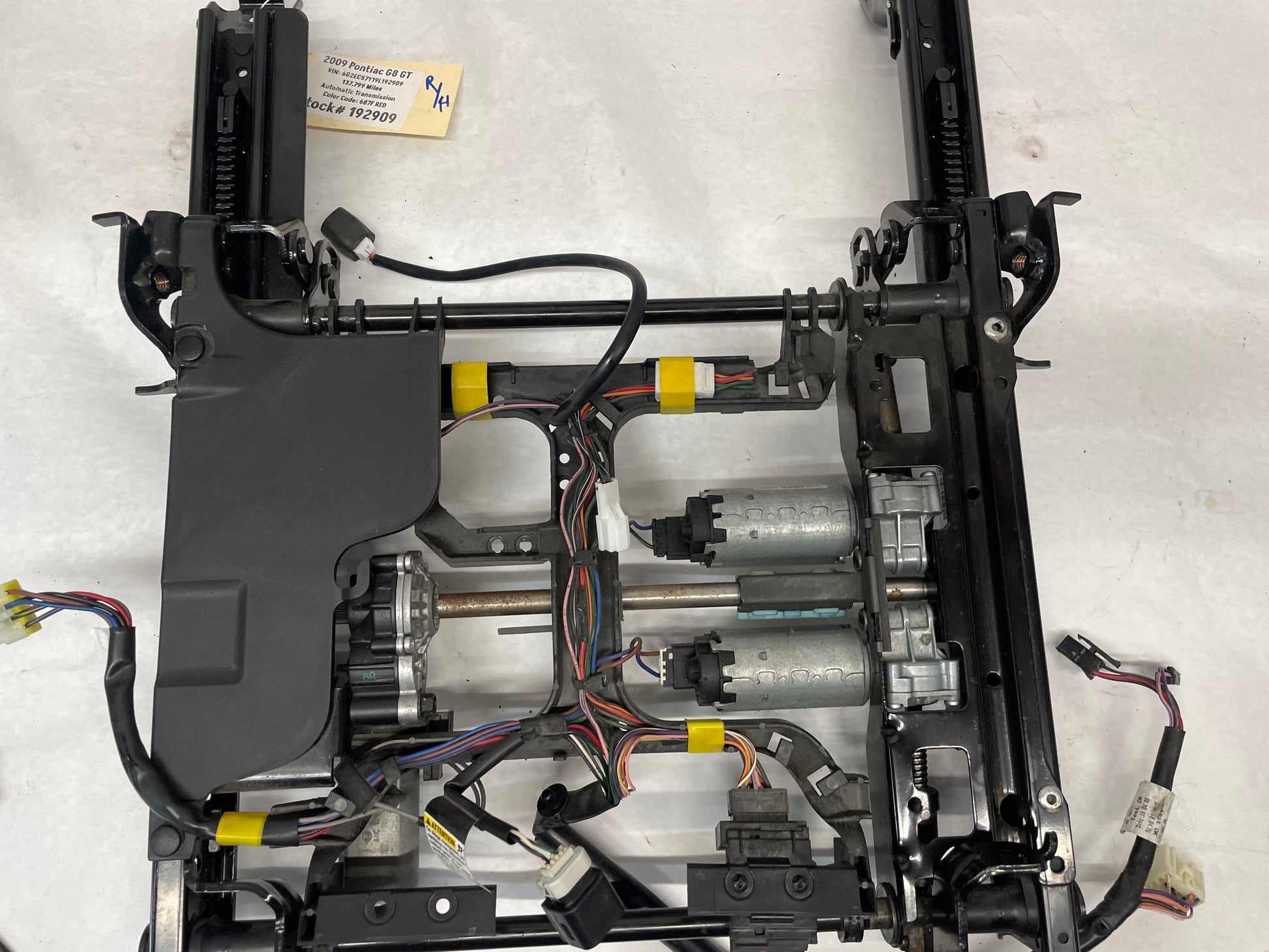 2009 Pontiac G8 GT RH Passenger Front Bottom Seat Rail OEM - Day's Parts Yard