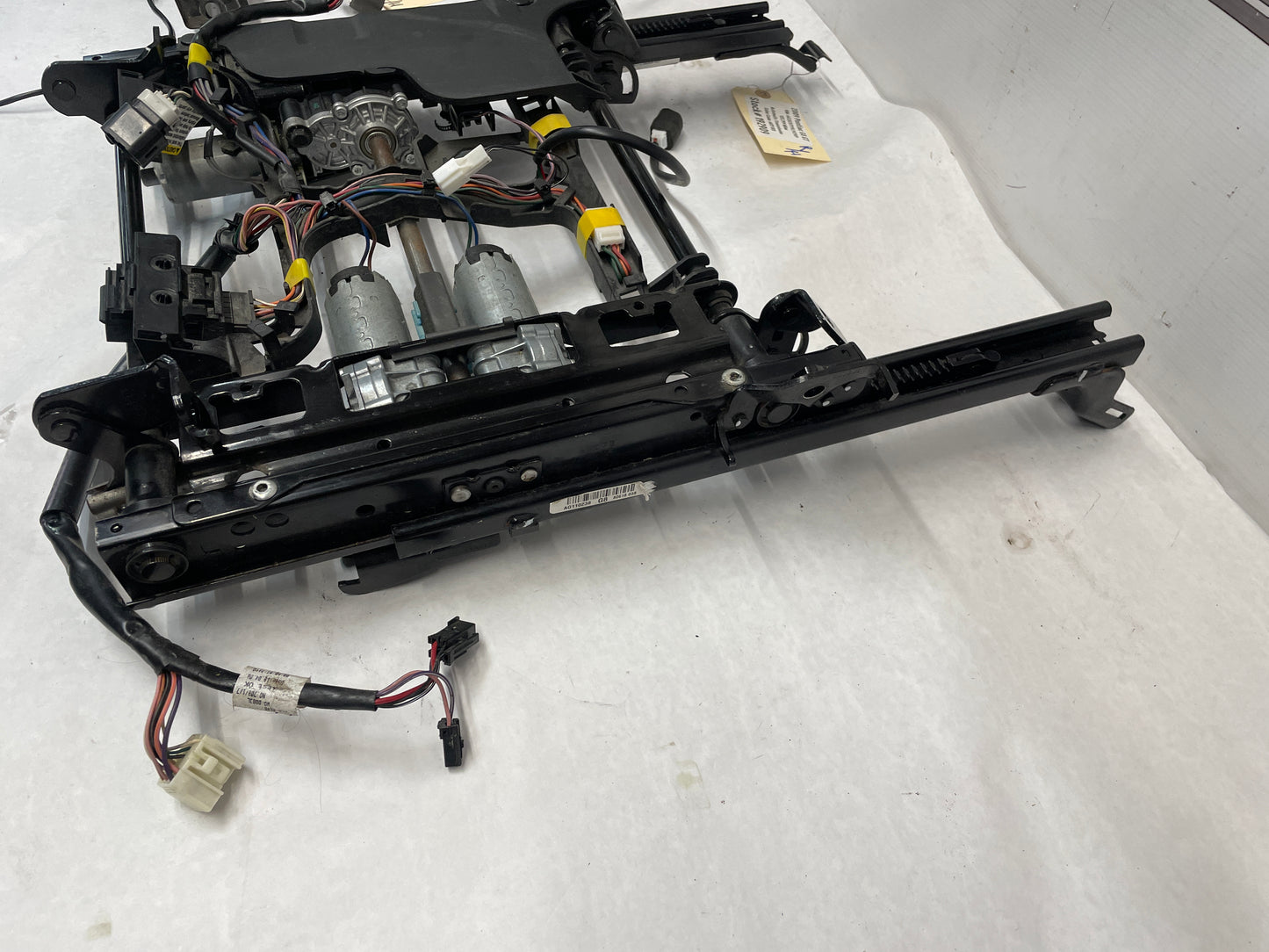 2009 Pontiac G8 GT RH Passenger Front Bottom Seat Rail OEM - Day's Parts Yard