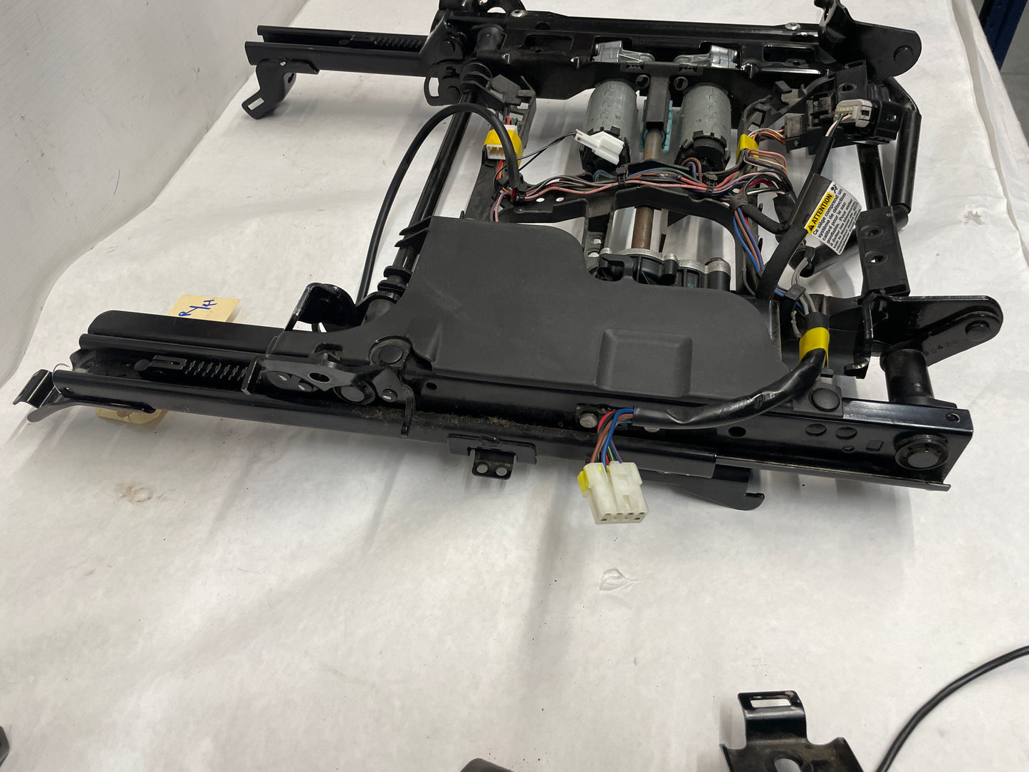 2009 Pontiac G8 GT RH Passenger Front Bottom Seat Rail OEM - Day's Parts Yard