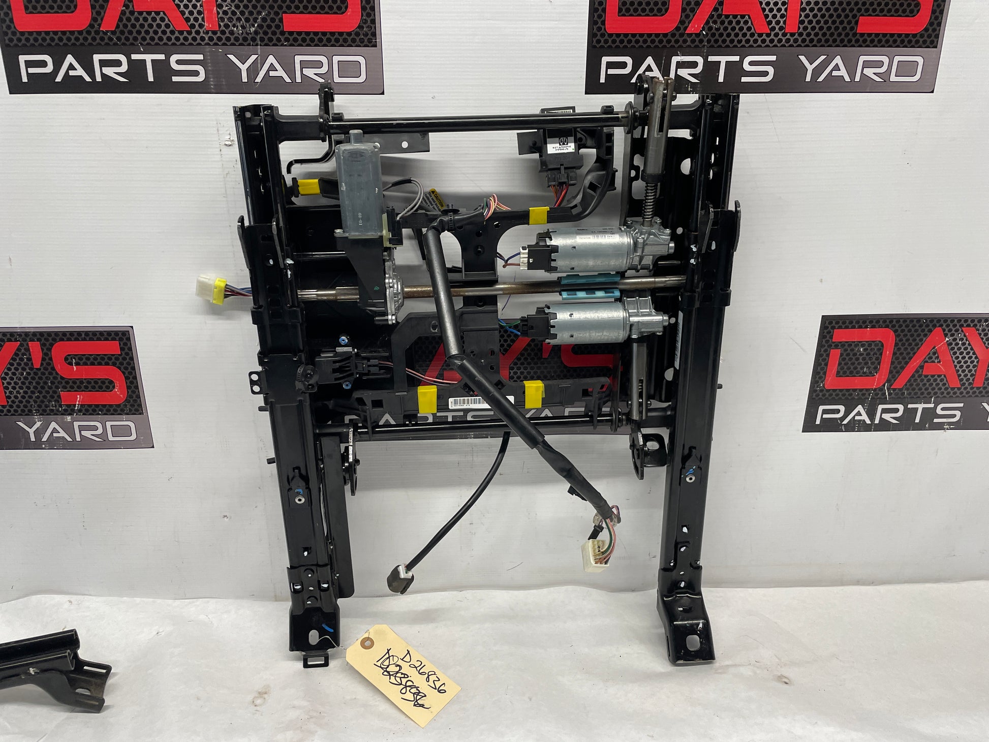 2009 Pontiac G8 GT RH Passenger Front Bottom Seat Rail OEM - Day's Parts Yard