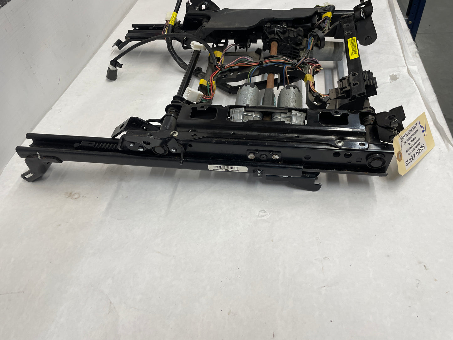 2009 Pontiac G8 GT LH Driver Front Bottom Seat Rail OEM - Day's Parts Yard