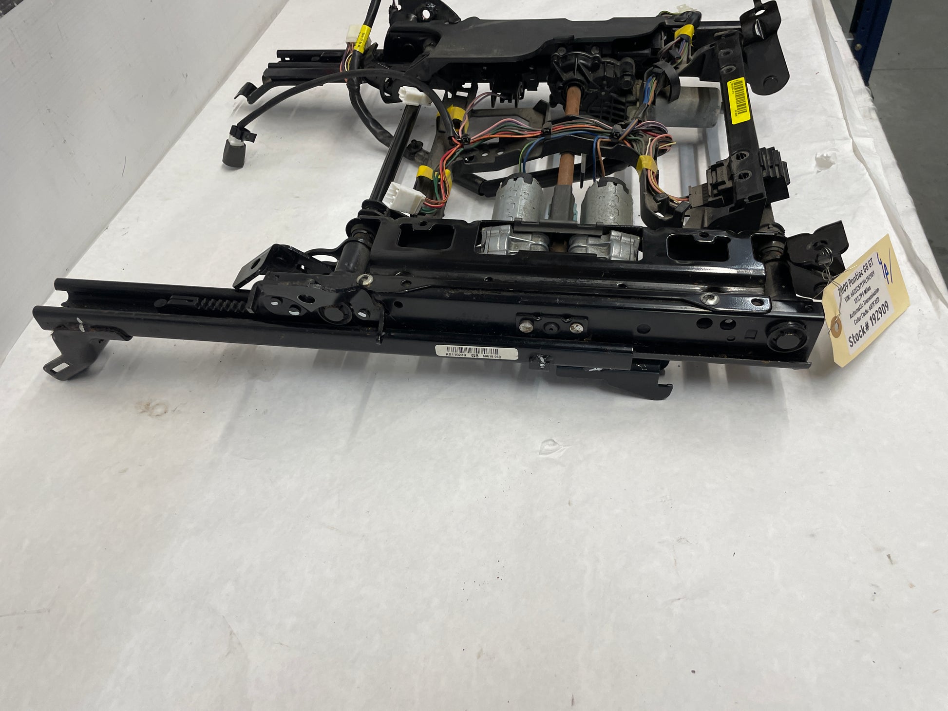 2009 Pontiac G8 GT LH Driver Front Bottom Seat Rail OEM - Day's Parts Yard