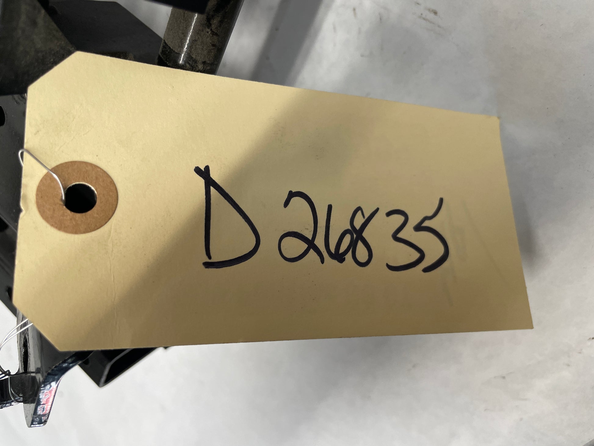 2009 Pontiac G8 GT LH Driver Front Bottom Seat Rail OEM - Day's Parts Yard