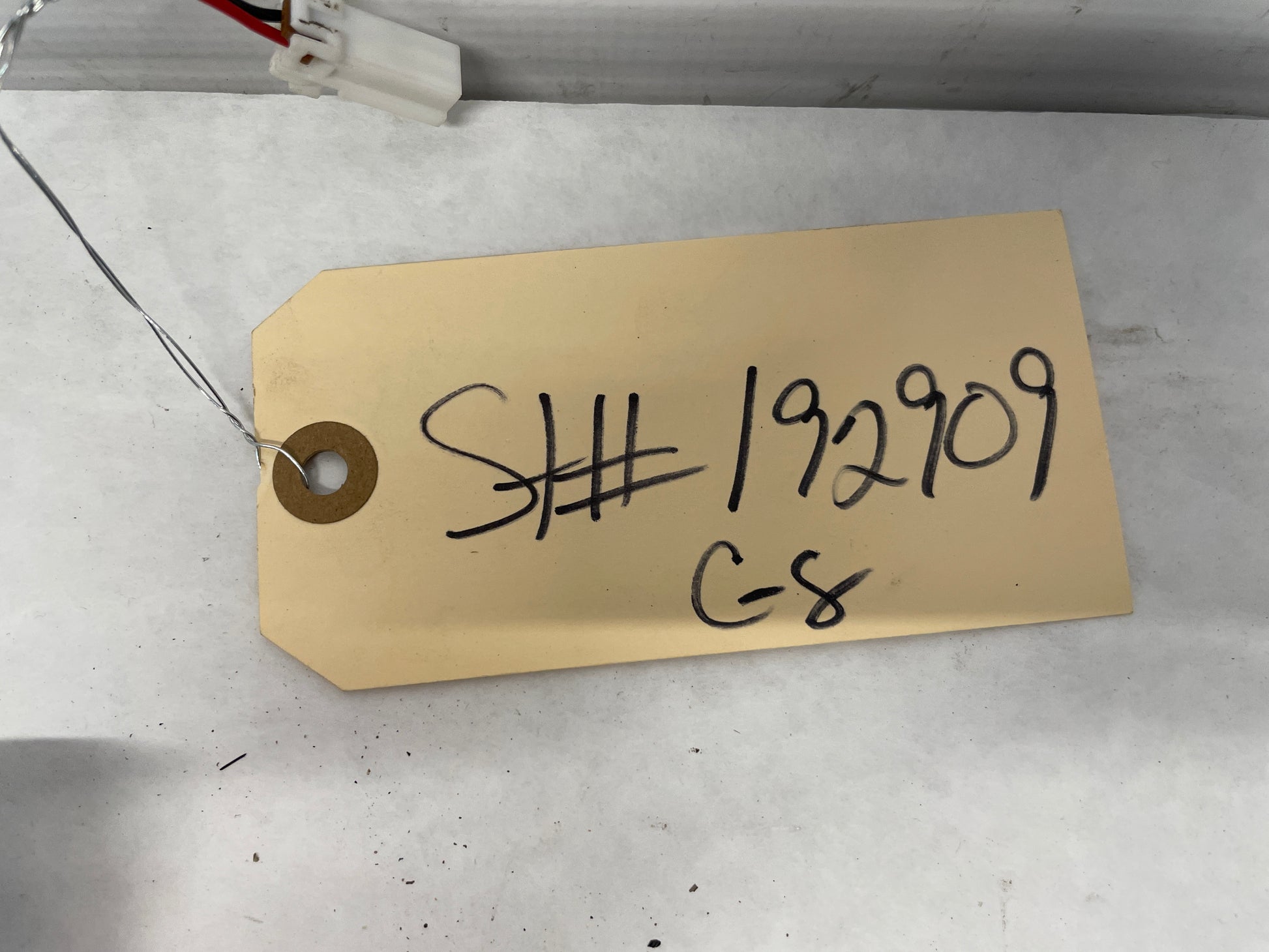 2009 Pontiac G8 GT Front RH Passenger Seat Buckle OEM - Day's Parts Yard