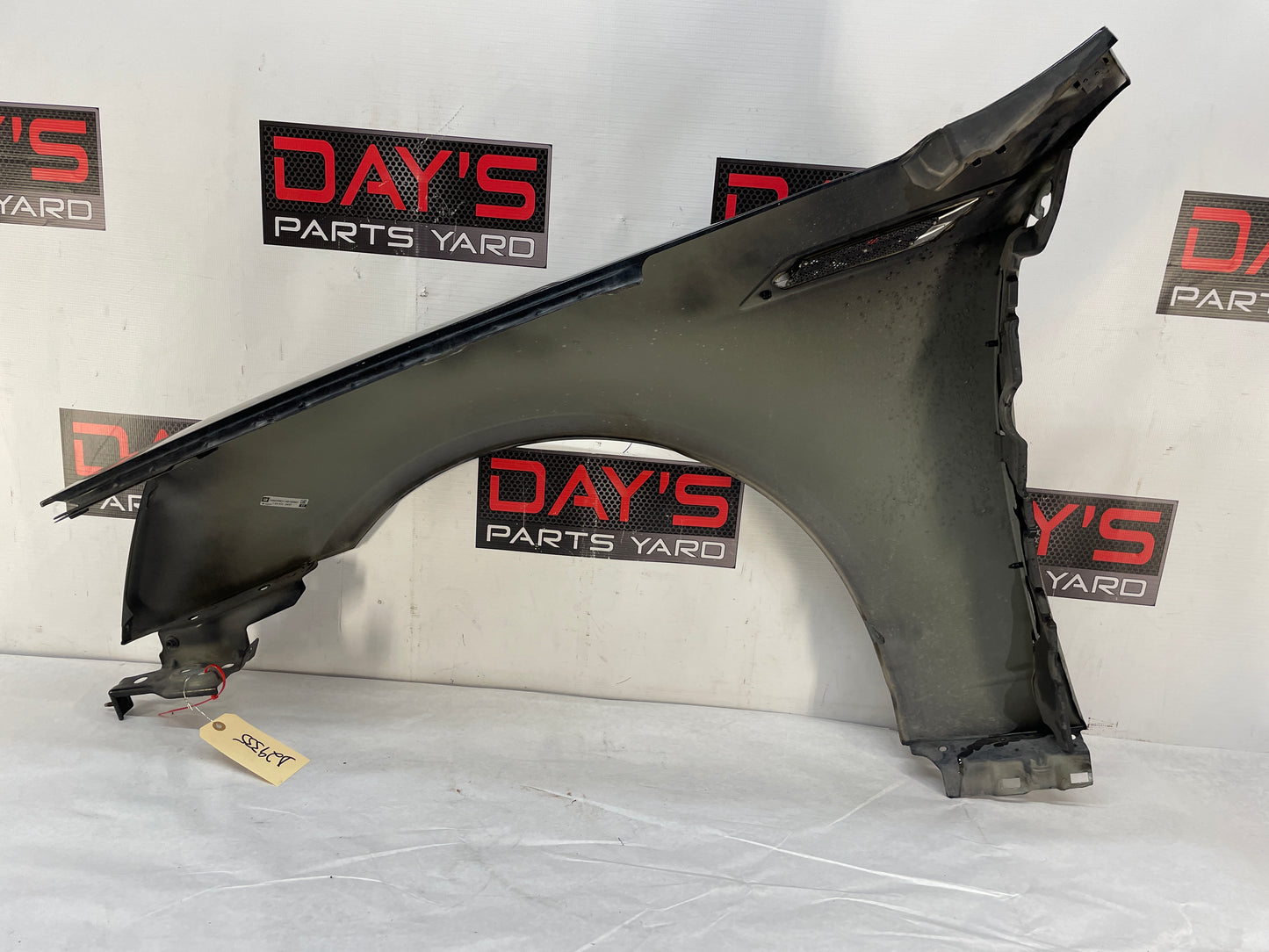 2010 Cadillac CTS-V Sedan RH Passenger Front Fender Black OEM