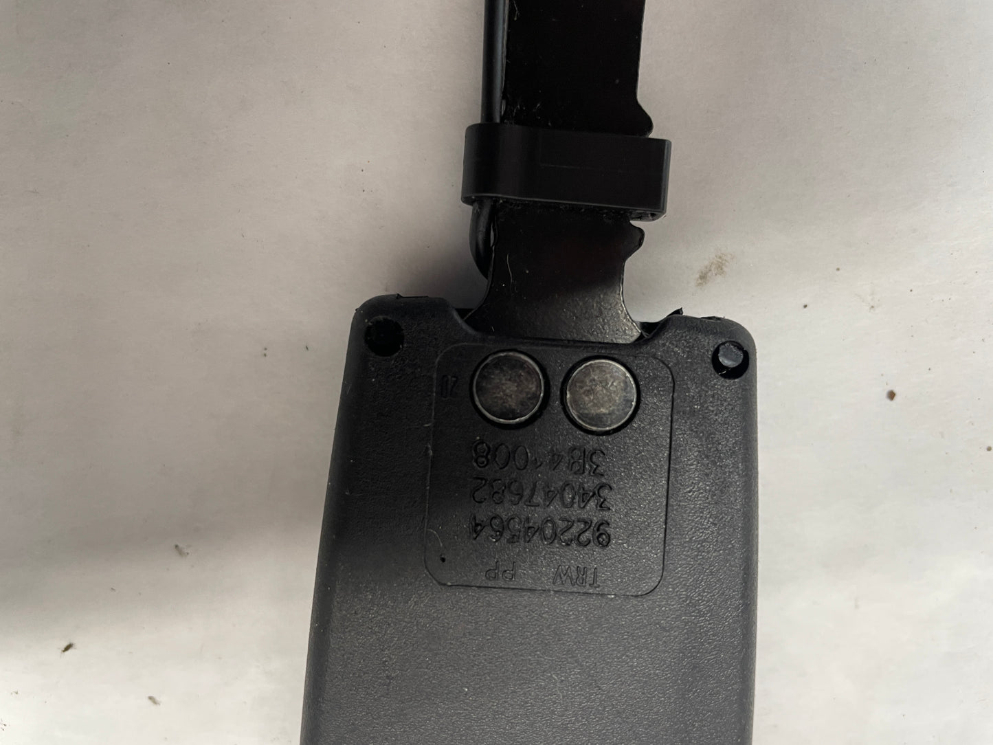 2009 Pontiac G8 GT Front RH Passenger Seat Buckle OEM - Day's Parts Yard