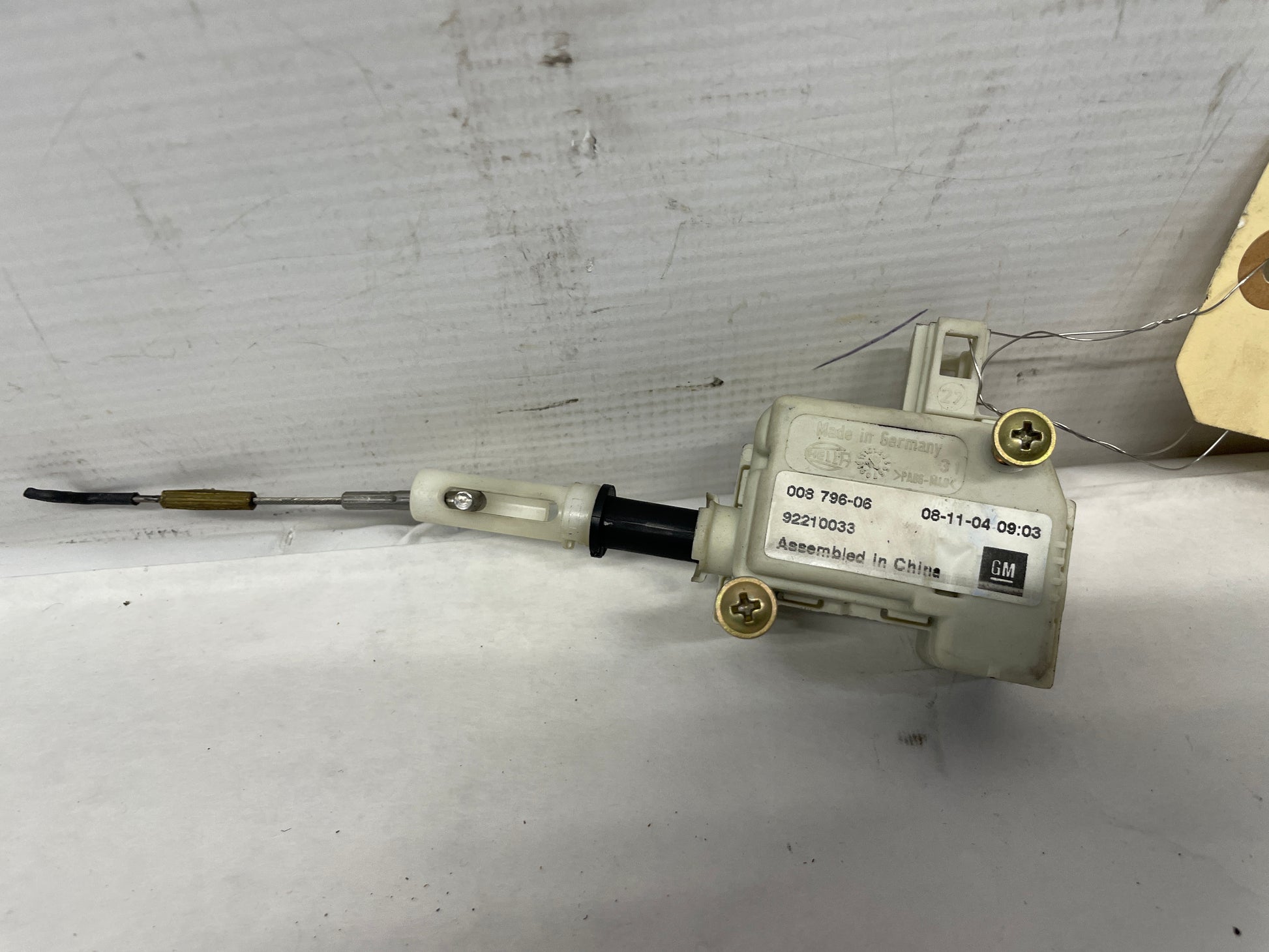 2005 Pontiac GTO Trunk Deck Lid Lock Actuator OEM - Day's Parts Yard