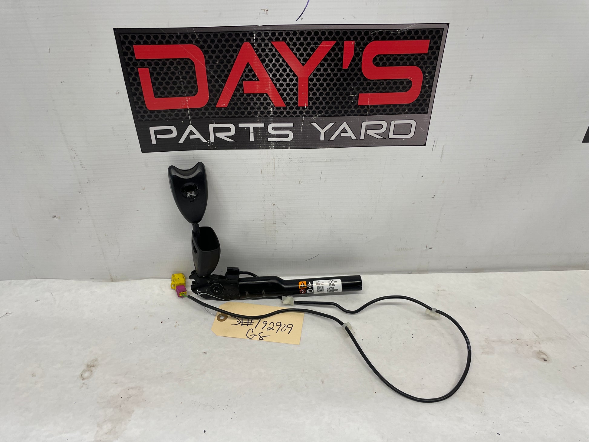 2009 Pontiac G8 GT Front RH Passenger Seat Pretensioner OEM - Day's Parts Yard