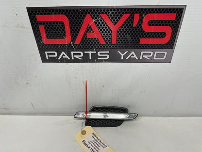 2008 Pontiac G8 GT RH Passenger Fender Marker Side Repeater Light Lamp Grill OEM