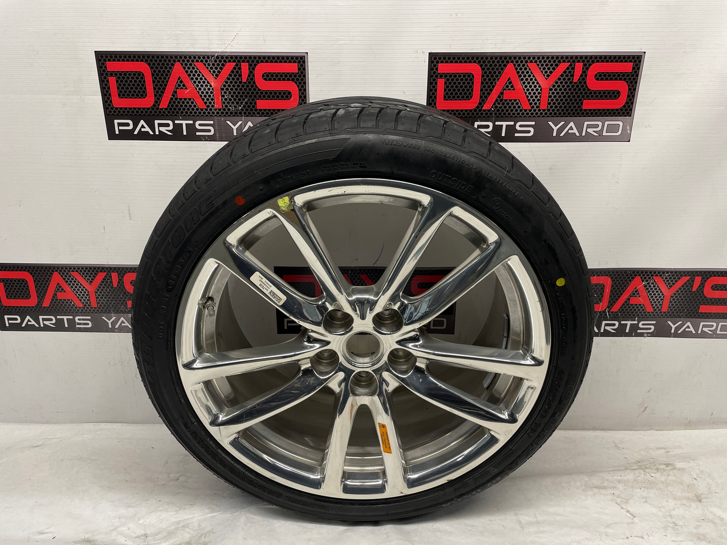 2015 Chevy SS Sedan Factory OEM Front Wheel 19X8.5 & Tire - Day's Parts Yard