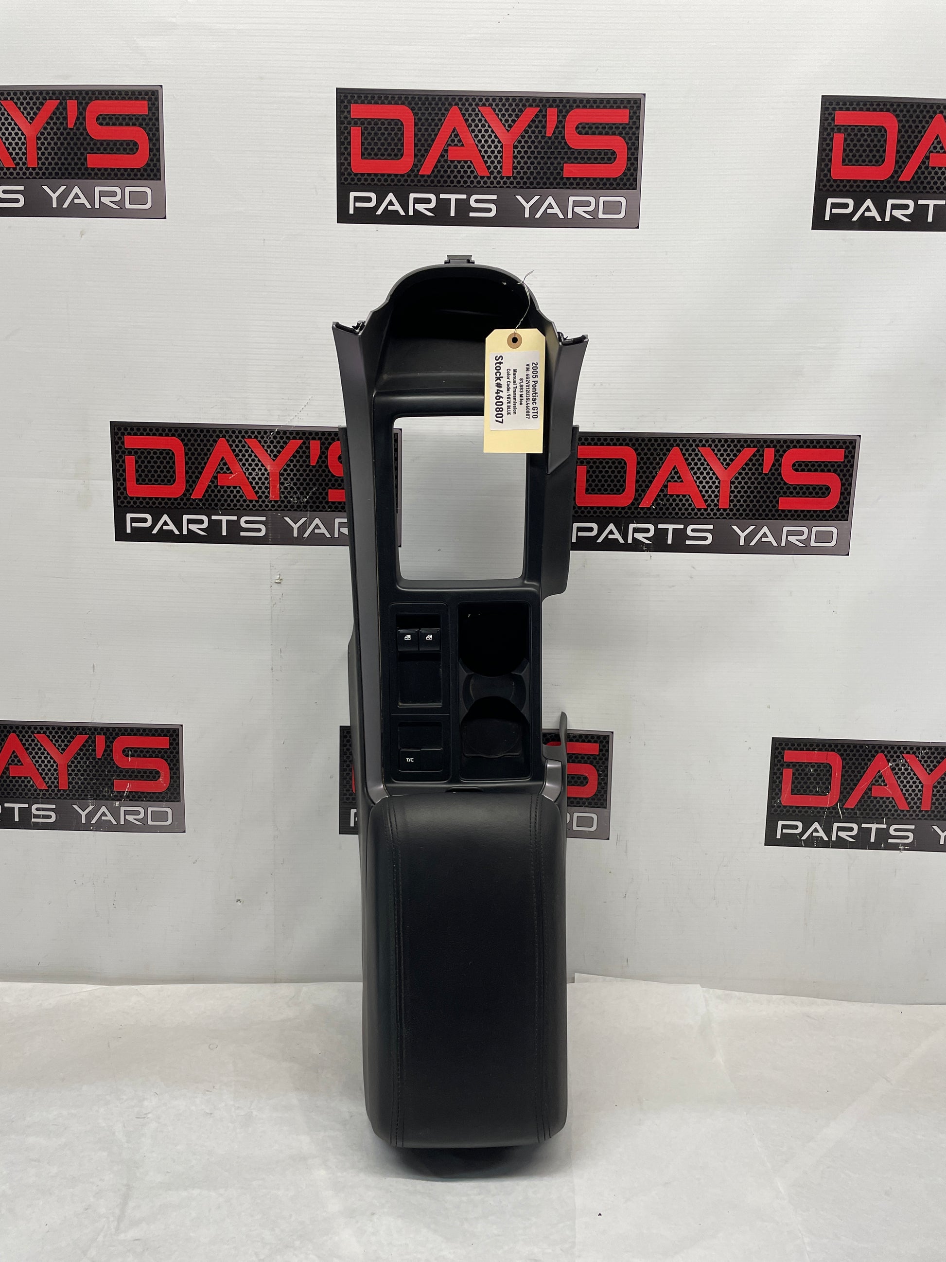 2005 Pontiac GTO Center Console Armrest OEM - Day's Parts Yard