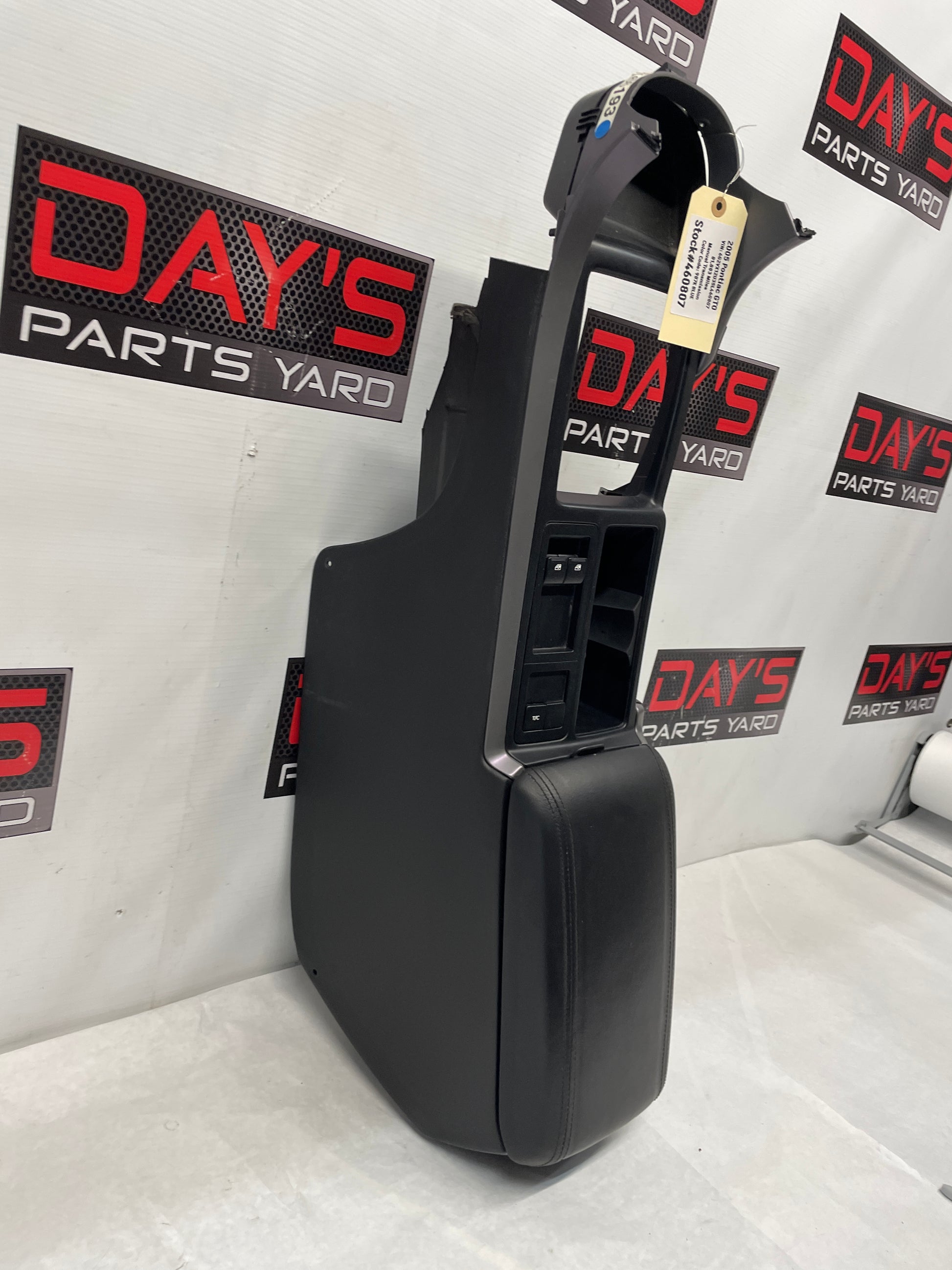 2005 Pontiac GTO Center Console Armrest OEM - Day's Parts Yard