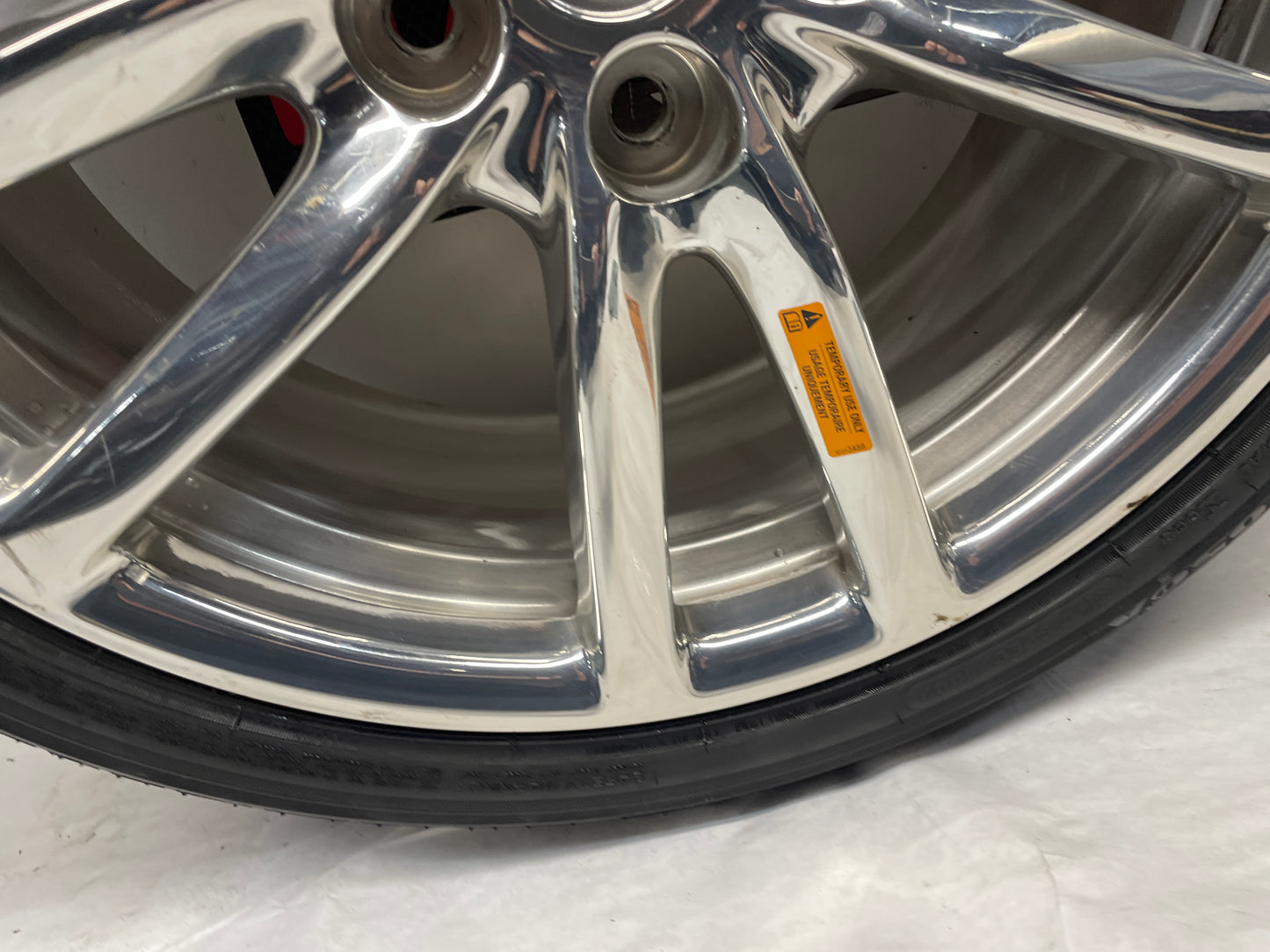 2015 Chevy SS Sedan Factory OEM Front Wheel 19X8.5 & Tire - Day's Parts Yard