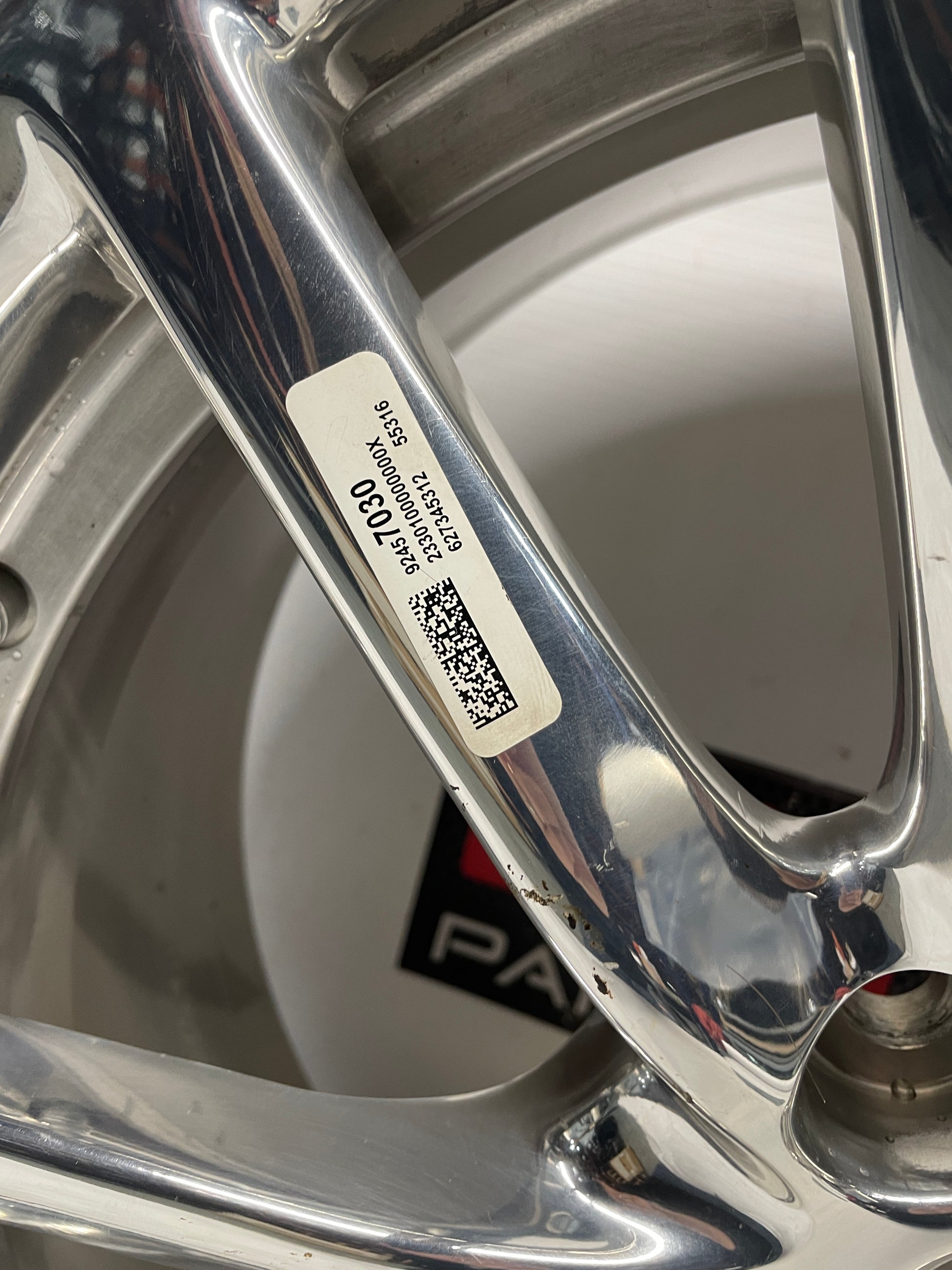 2015 Chevy SS Sedan Factory OEM Front Wheel 19X8.5 & Tire - Day's Parts Yard