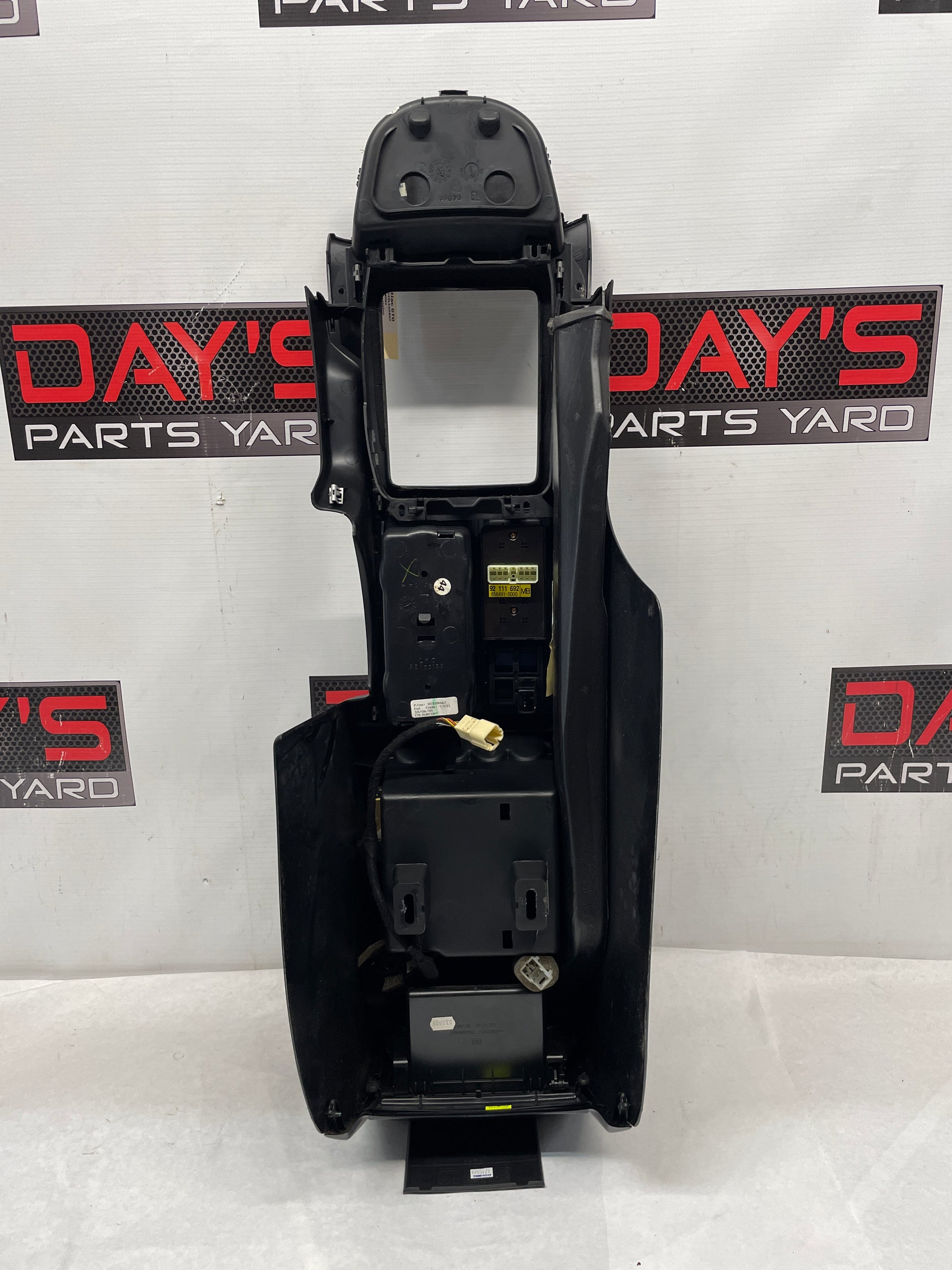 2005 Pontiac GTO Center Console Armrest OEM - Day's Parts Yard