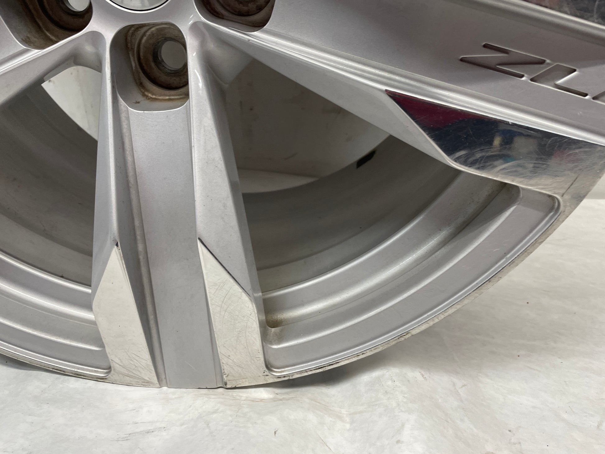 2013 Chevy Camaro ZL1 Rear ZL1 Wheel 20X11 OEM - Day's Parts Yard