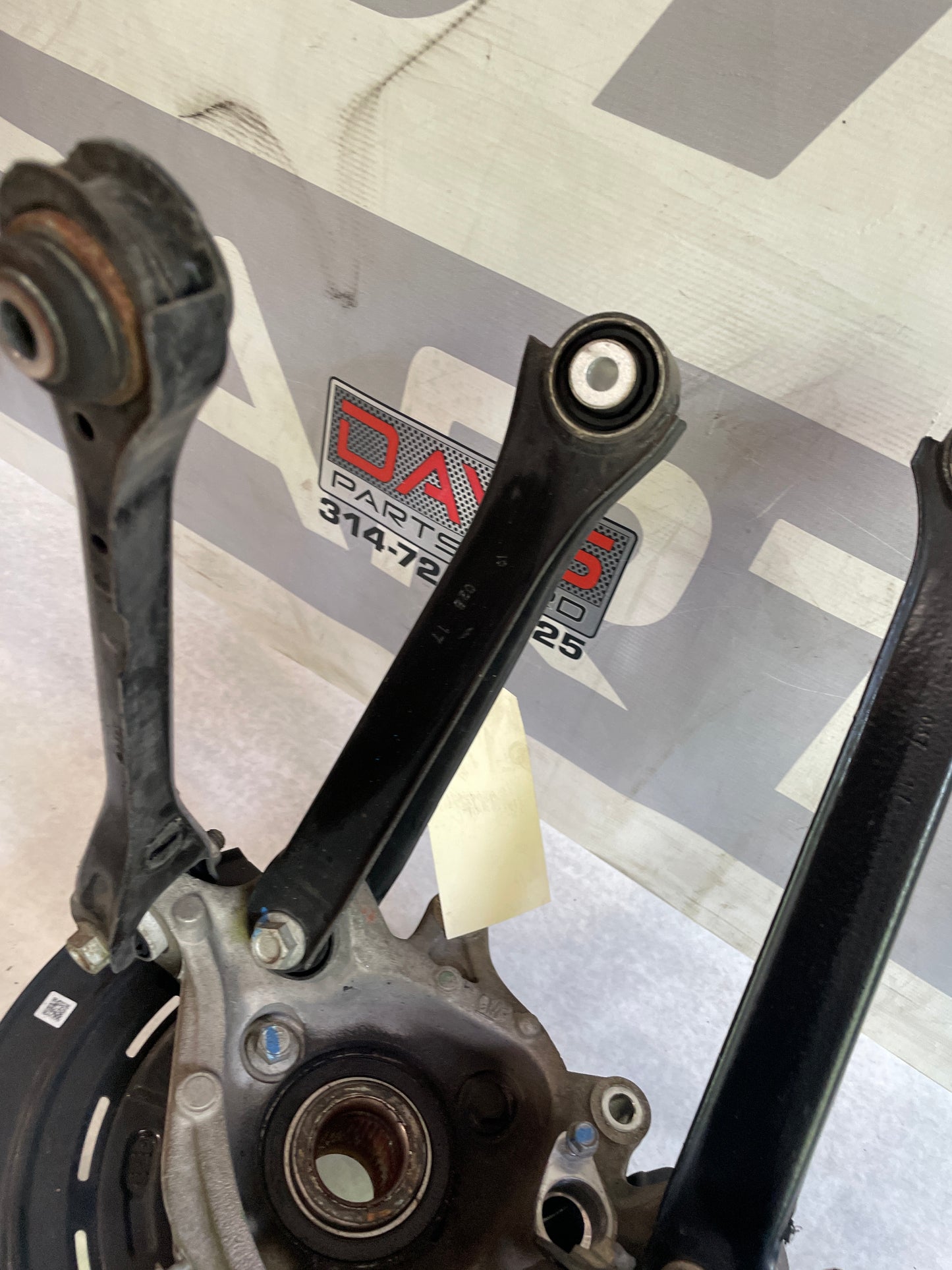 2017 Cadillac ATS-V Coupe Rear Driver Susp Spindle Knuc Hub Control Arms OEM - Day's Parts Yard