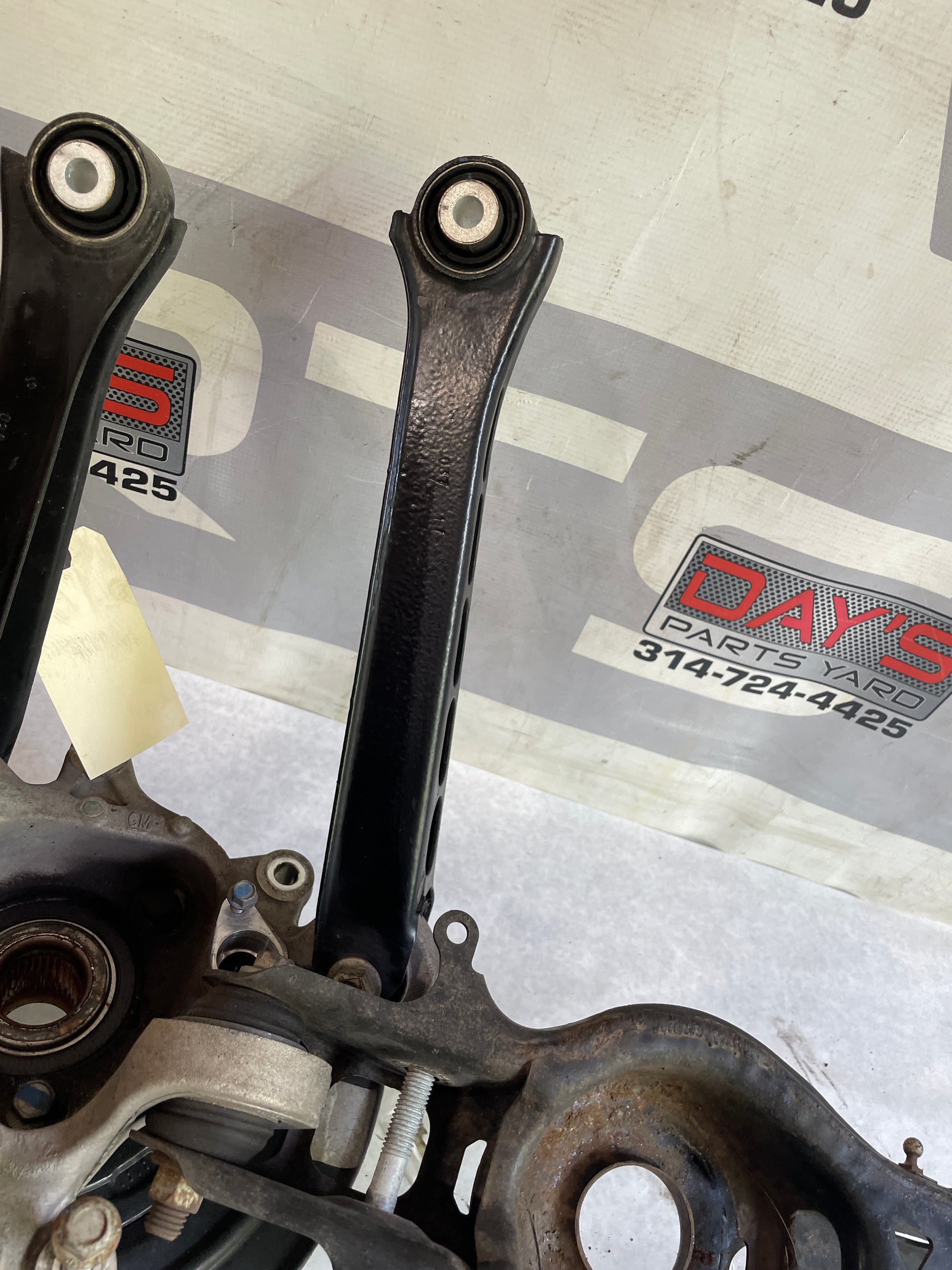 2017 Cadillac ATS-V Coupe Rear Driver Susp Spindle Knuc Hub Control Arms OEM - Day's Parts Yard