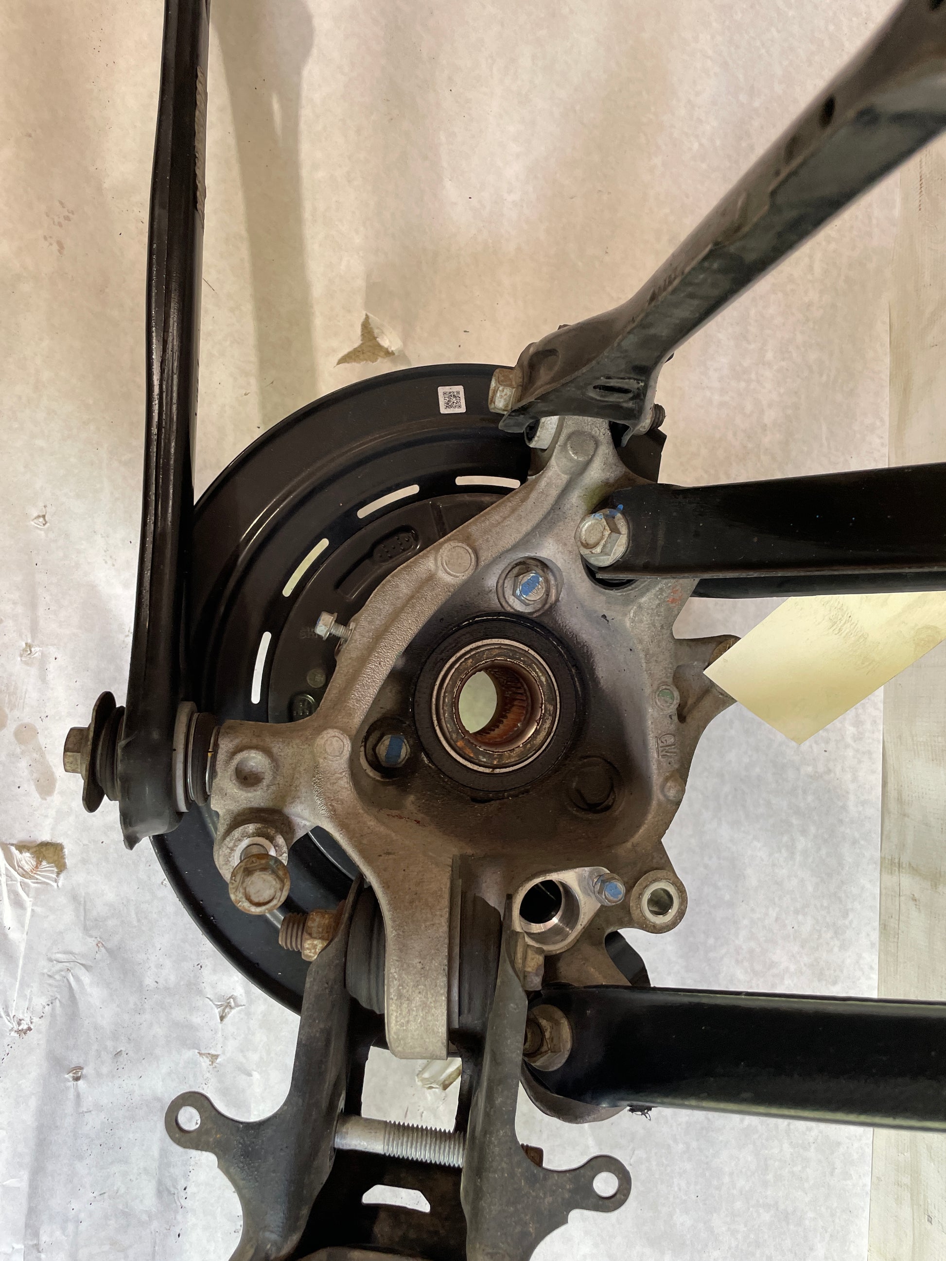 2017 Cadillac ATS-V Coupe Rear Driver Susp Spindle Knuc Hub Control Arms OEM - Day's Parts Yard