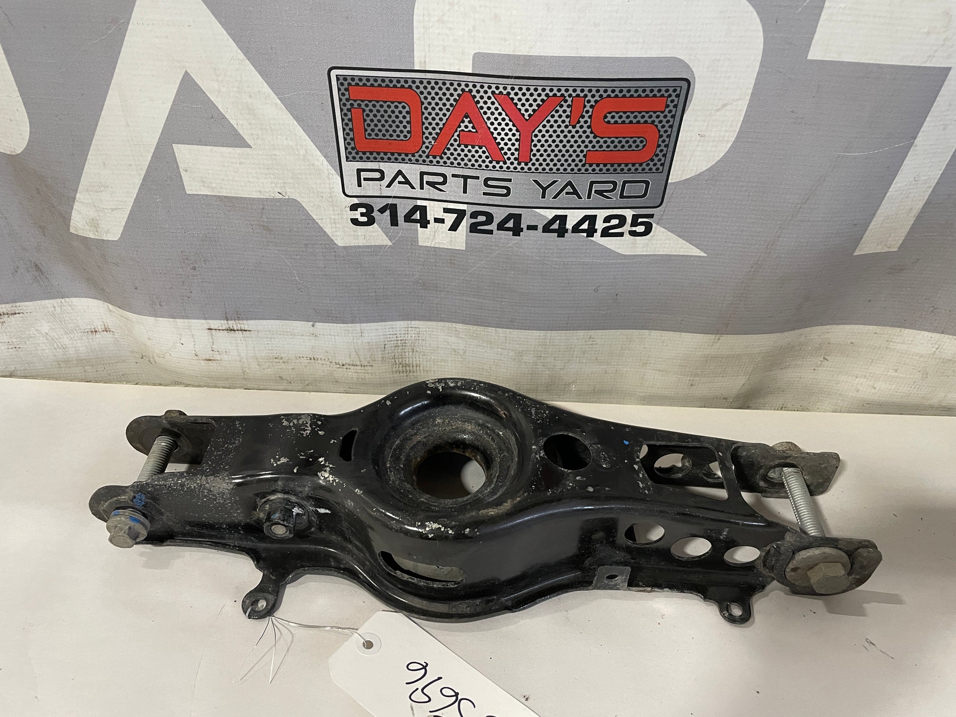 2018 Chevy Camaro SS Rear LH Driver Suspension Lower Control Arm OEM - Day's Parts Yard
