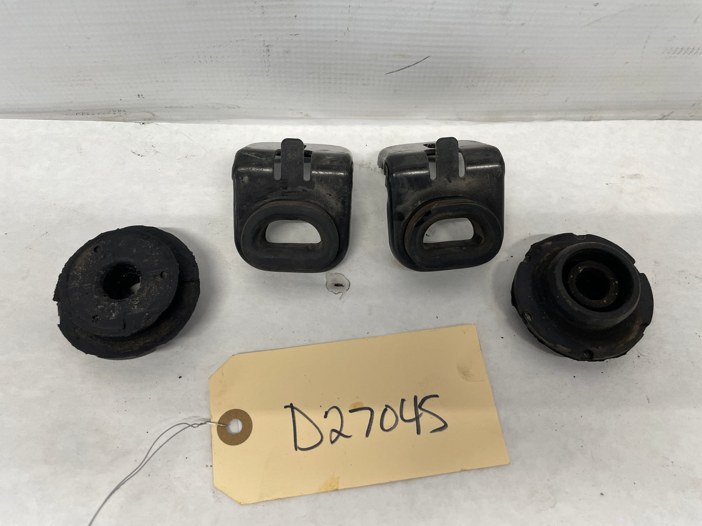 2015 Chevy Camaro SS Upper Radiator Mounts and Lower Insulator Bushings OEM