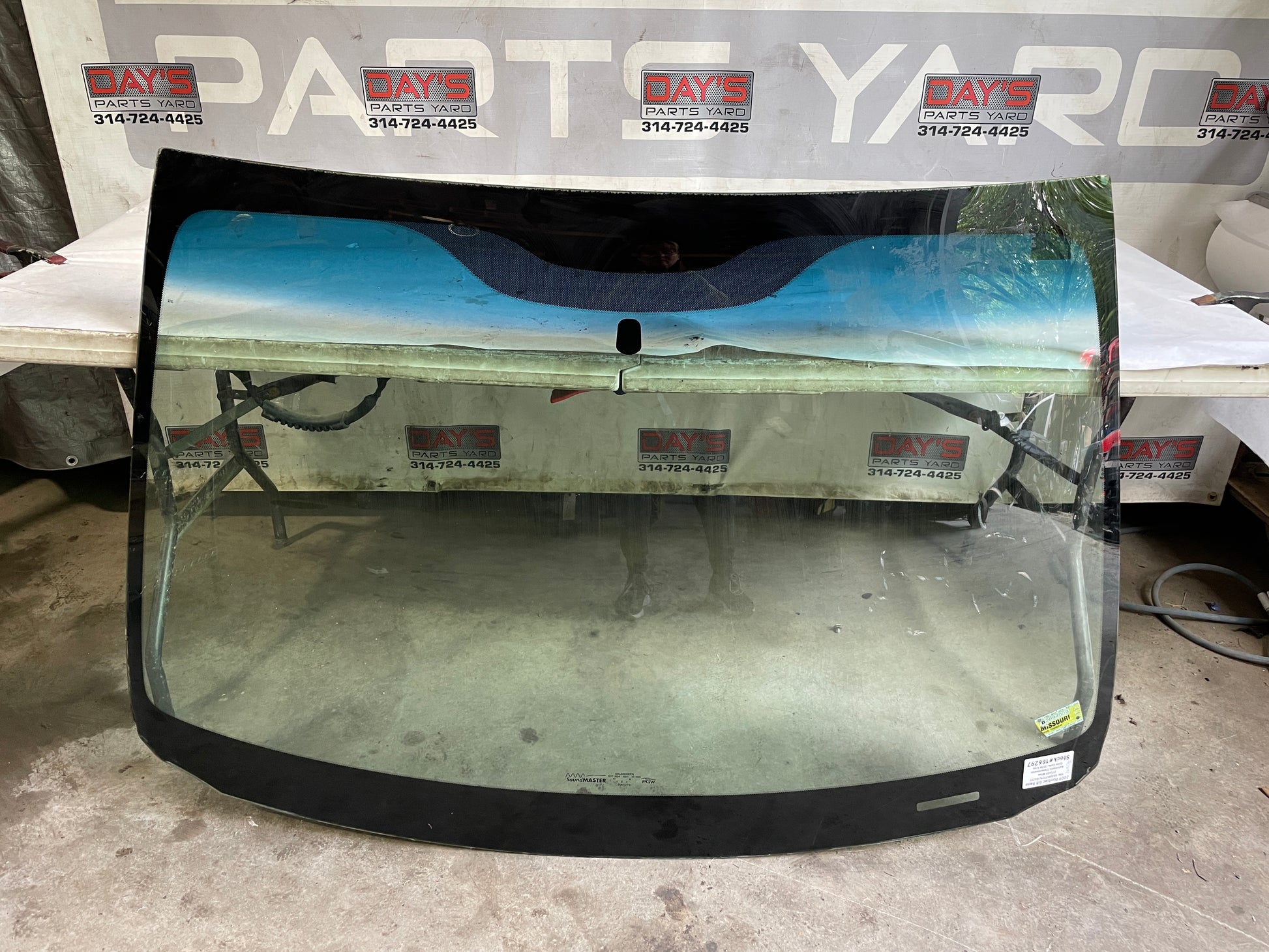 2009 Pontiac G8 Base Front Windshield Window Glass OEM LOCAL PICK UP - Day's Parts Yard