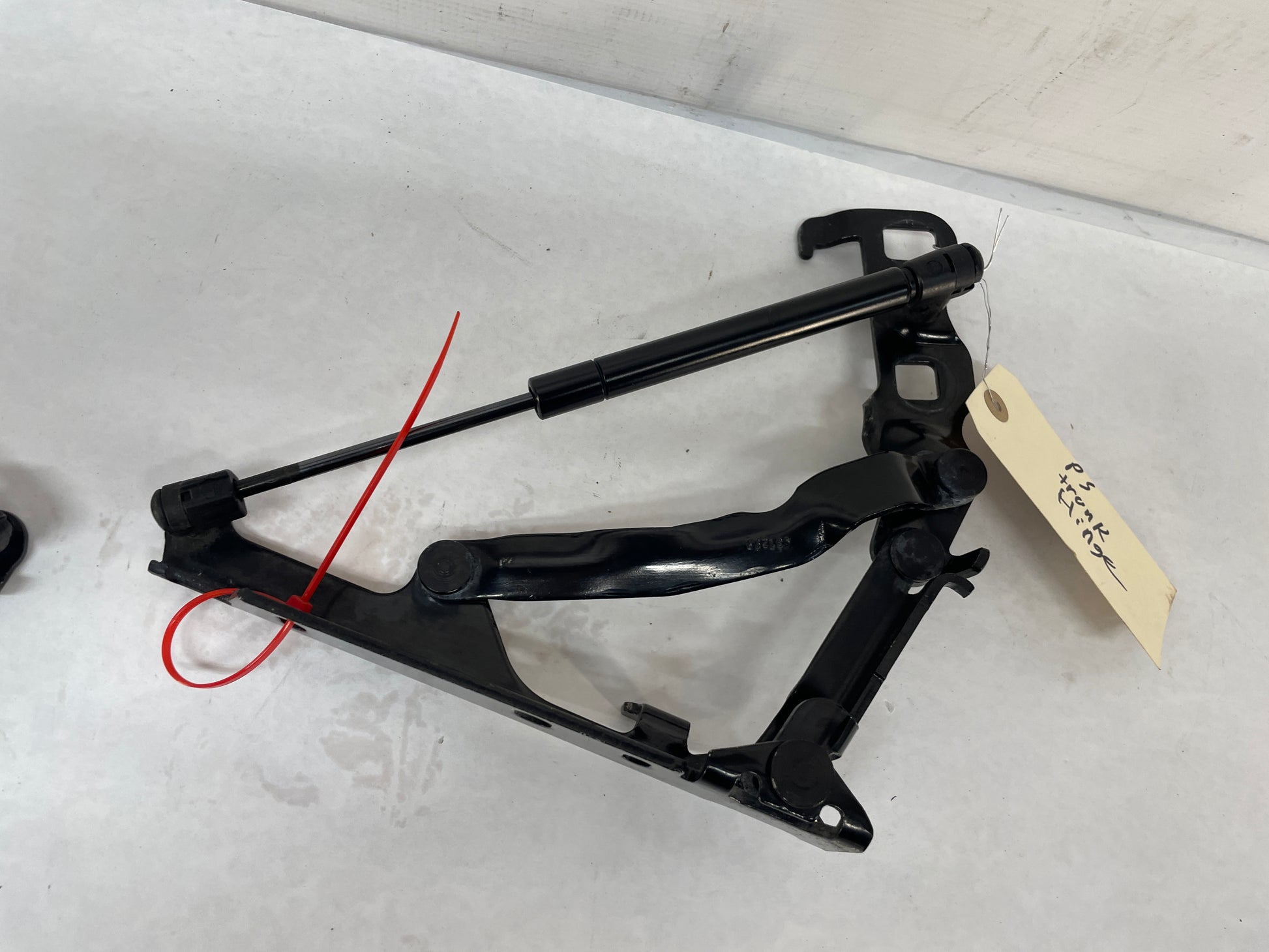 2004 Chevy C5 Corvette Z06 RH & LH Trunk Deck Lid Hinges OEM - Day's Parts Yard