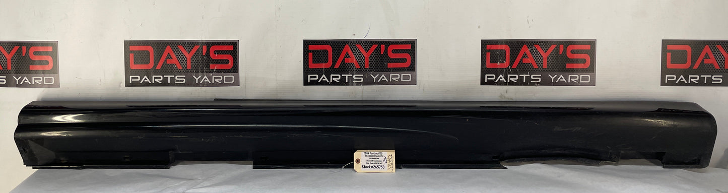 2004 Pontiac GTO RH Passenger Rocker Molding Side Skirt Panel Trim OEM - Day's Parts Yard