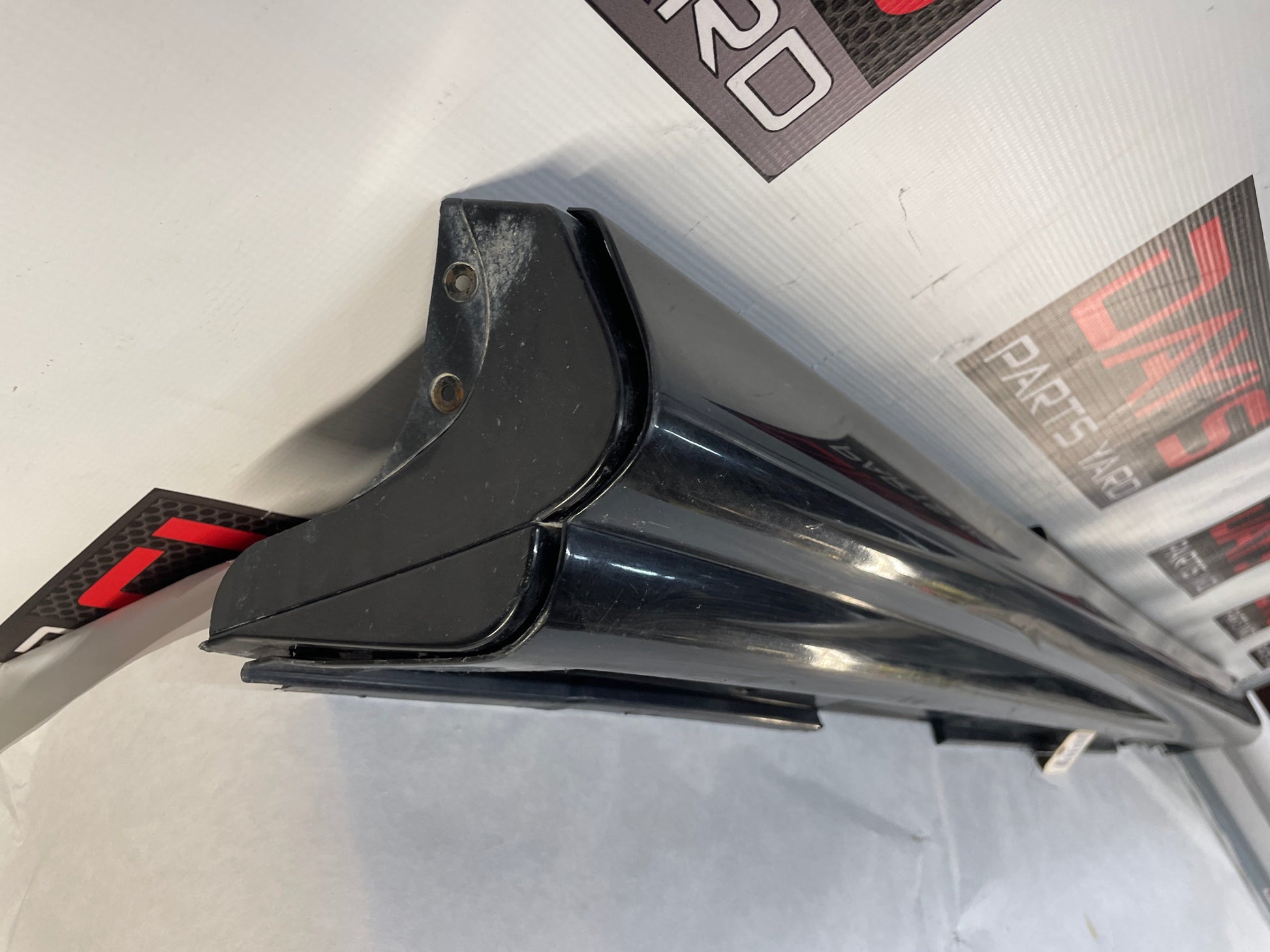 2004 Pontiac GTO RH Passenger Rocker Molding Side Skirt Panel Trim OEM - Day's Parts Yard