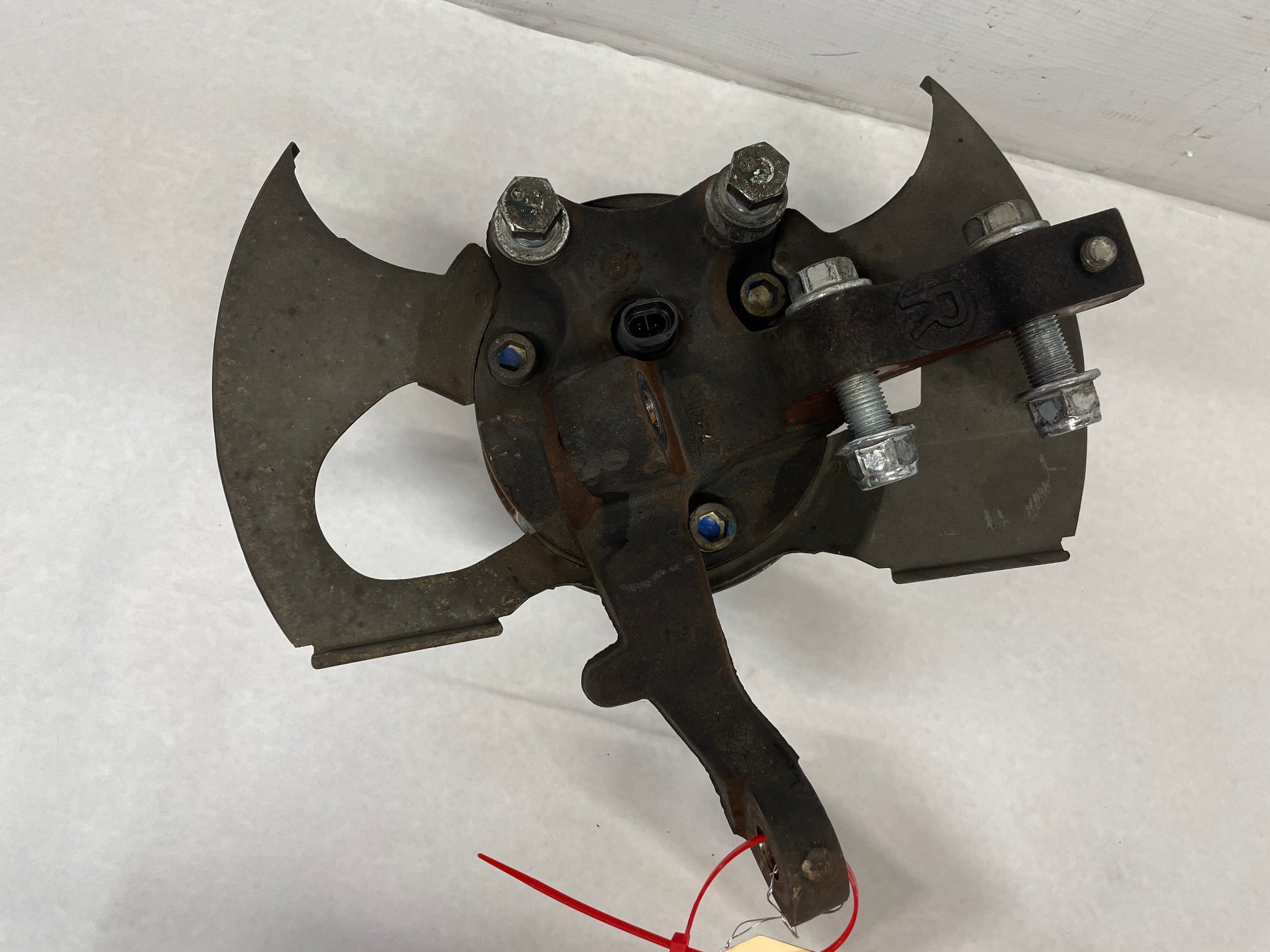 2004 Pontiac GTO RH Passenger Front Spindle Knuckle Hub Assembly OEM - Day's Parts Yard