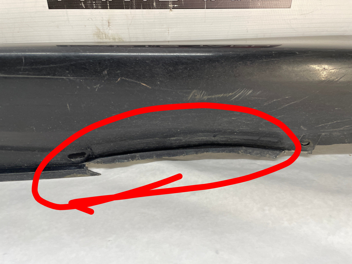 2004 Pontiac GTO RH Passenger Rocker Molding Side Skirt Panel Trim OEM - Day's Parts Yard