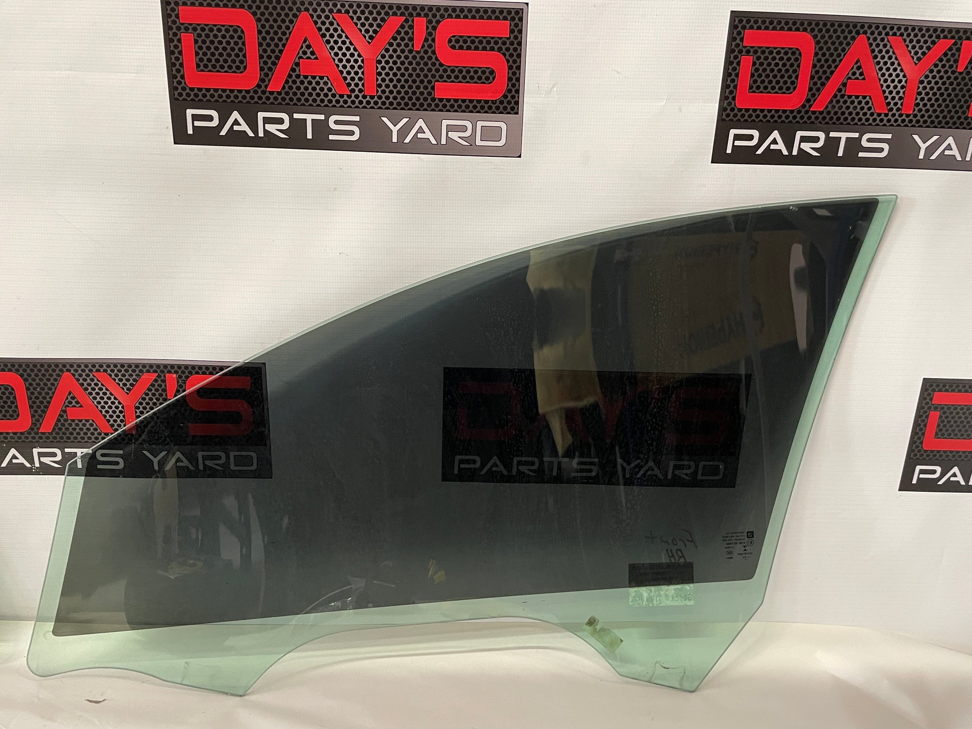 2015 Chevy SS Sedan Front RH Passenger Door Window Glass OEM - Day's Parts Yard