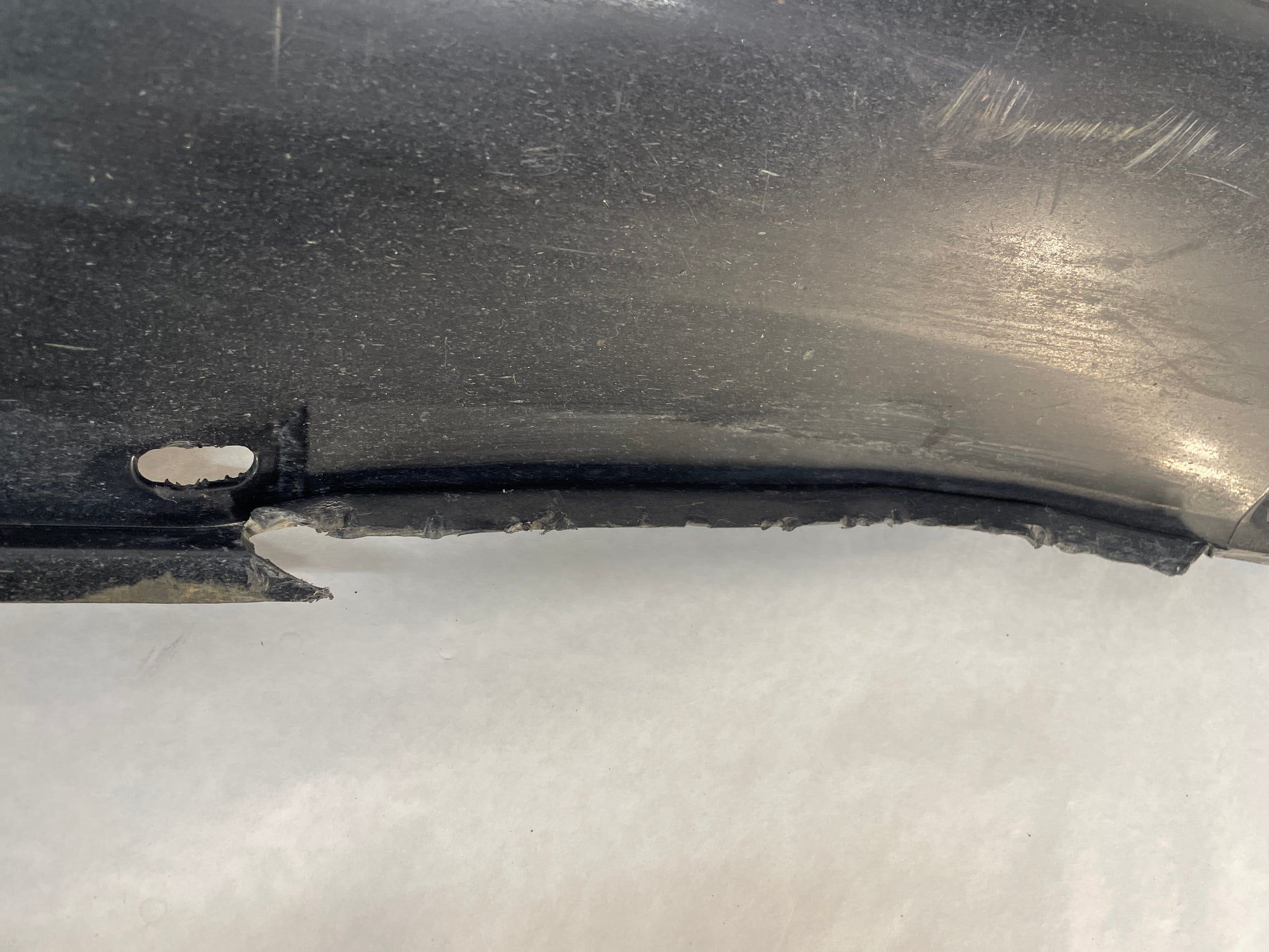 2004 Pontiac GTO RH Passenger Rocker Molding Side Skirt Panel Trim OEM - Day's Parts Yard