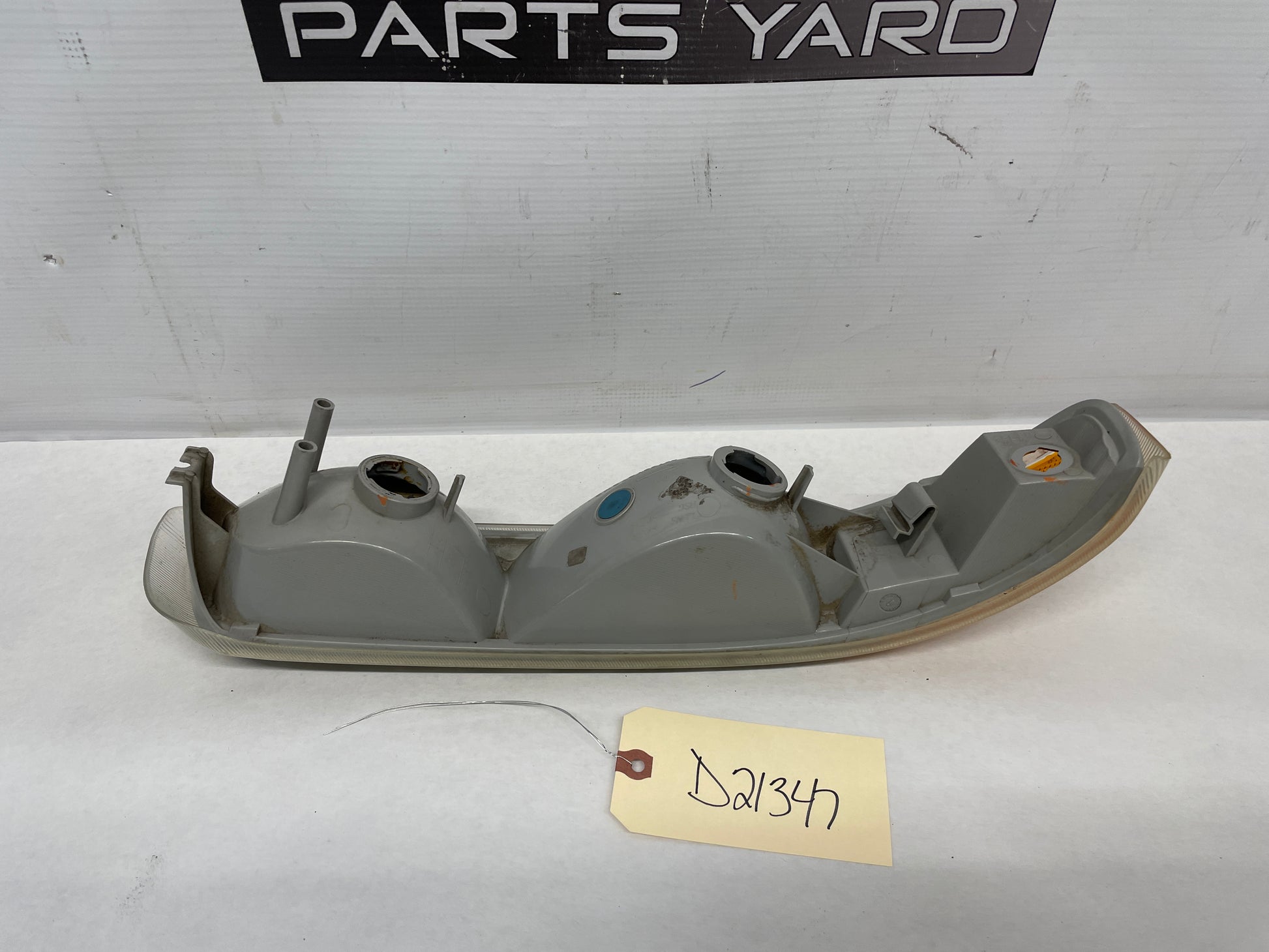 2003 Chevy Suburban LH Driver Front Turn Signal Running Light Lamp OEM - Day's Parts Yard