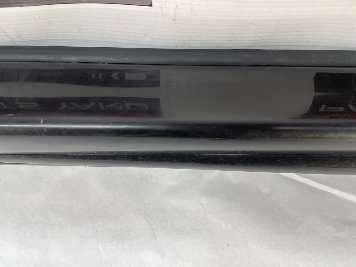 2004 Pontiac GTO LH Driver Rocker Molding Side Skirt Trim Panel OEM - Day's Parts Yard
