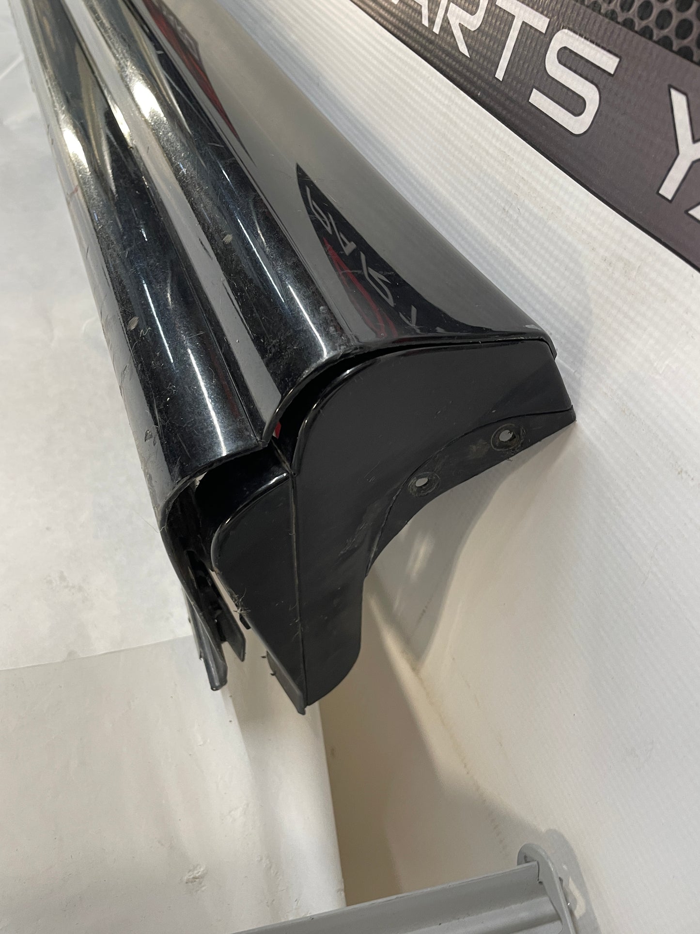 2004 Pontiac GTO LH Driver Rocker Molding Side Skirt Trim Panel OEM - Day's Parts Yard