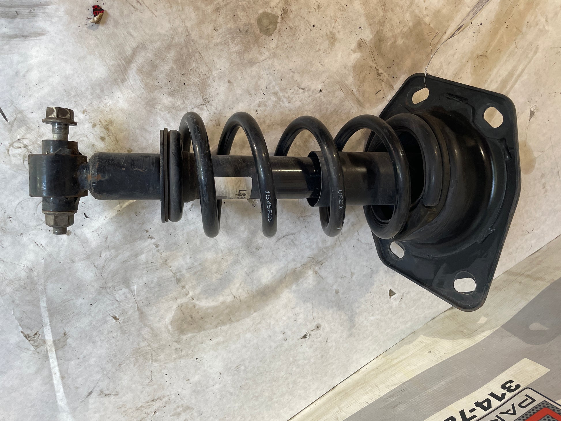 2010 Chevy Camaro SS Rear LH Driver Shock Strut Absorber Assembly OEM - Day's Parts Yard